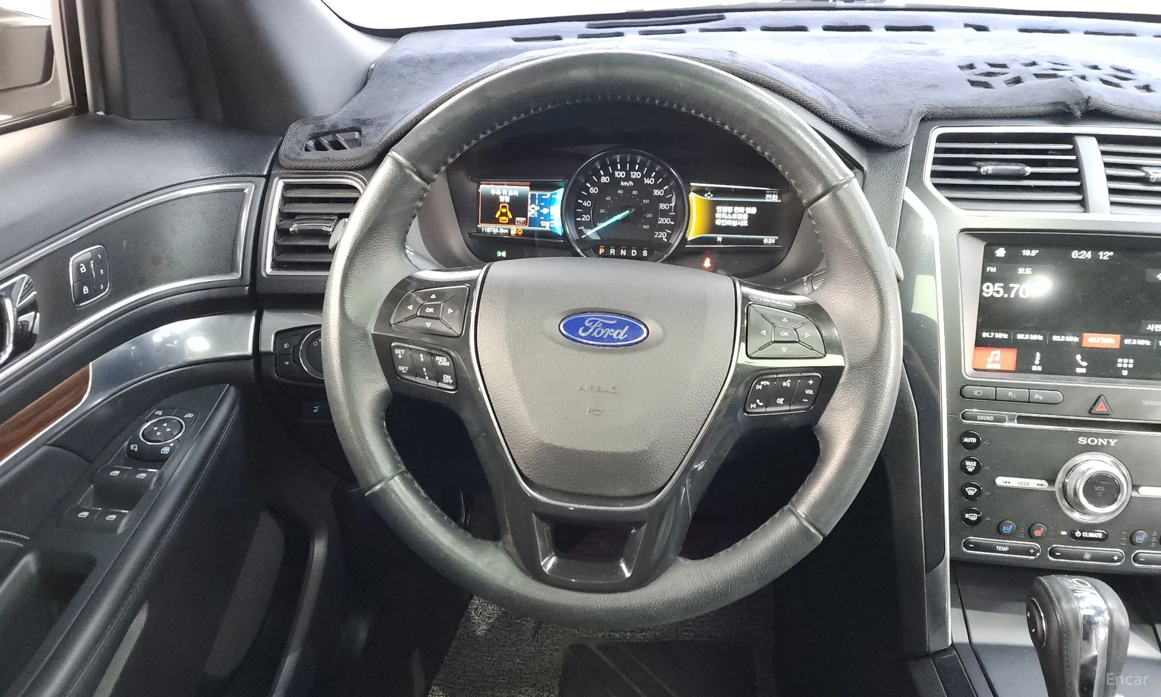 Ford Explorer превью 13