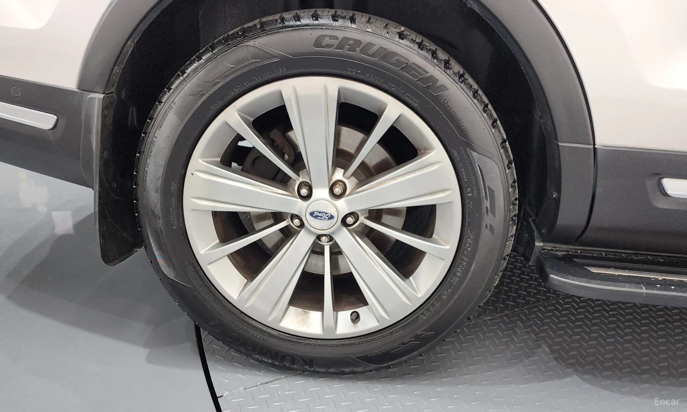 Ford Explorer превью 5