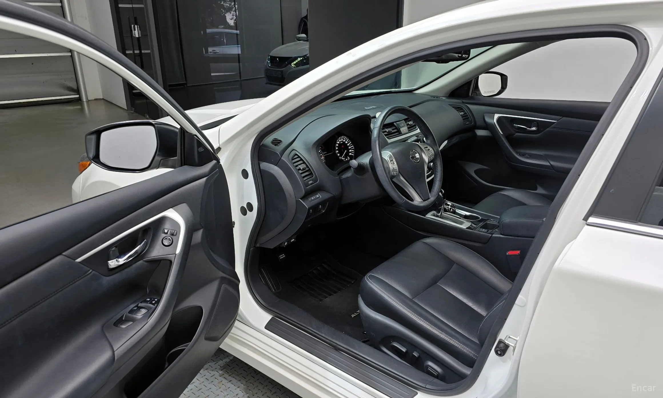 Nissan Altima превью 11