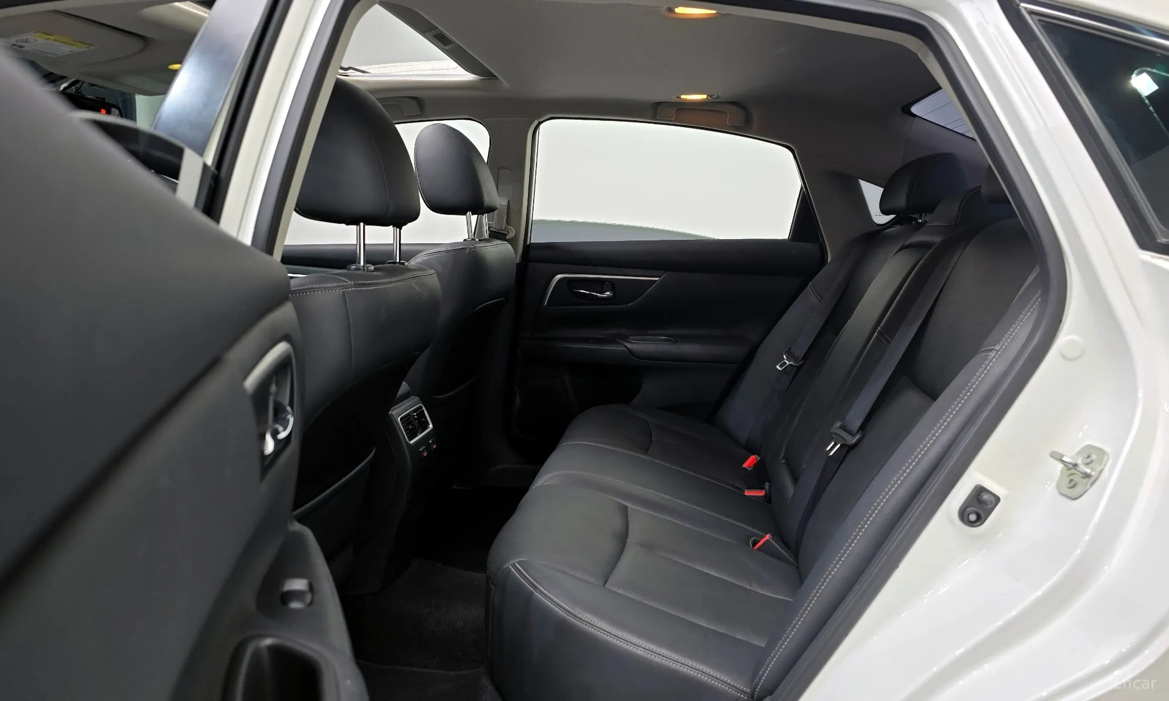 Nissan Altima превью 13