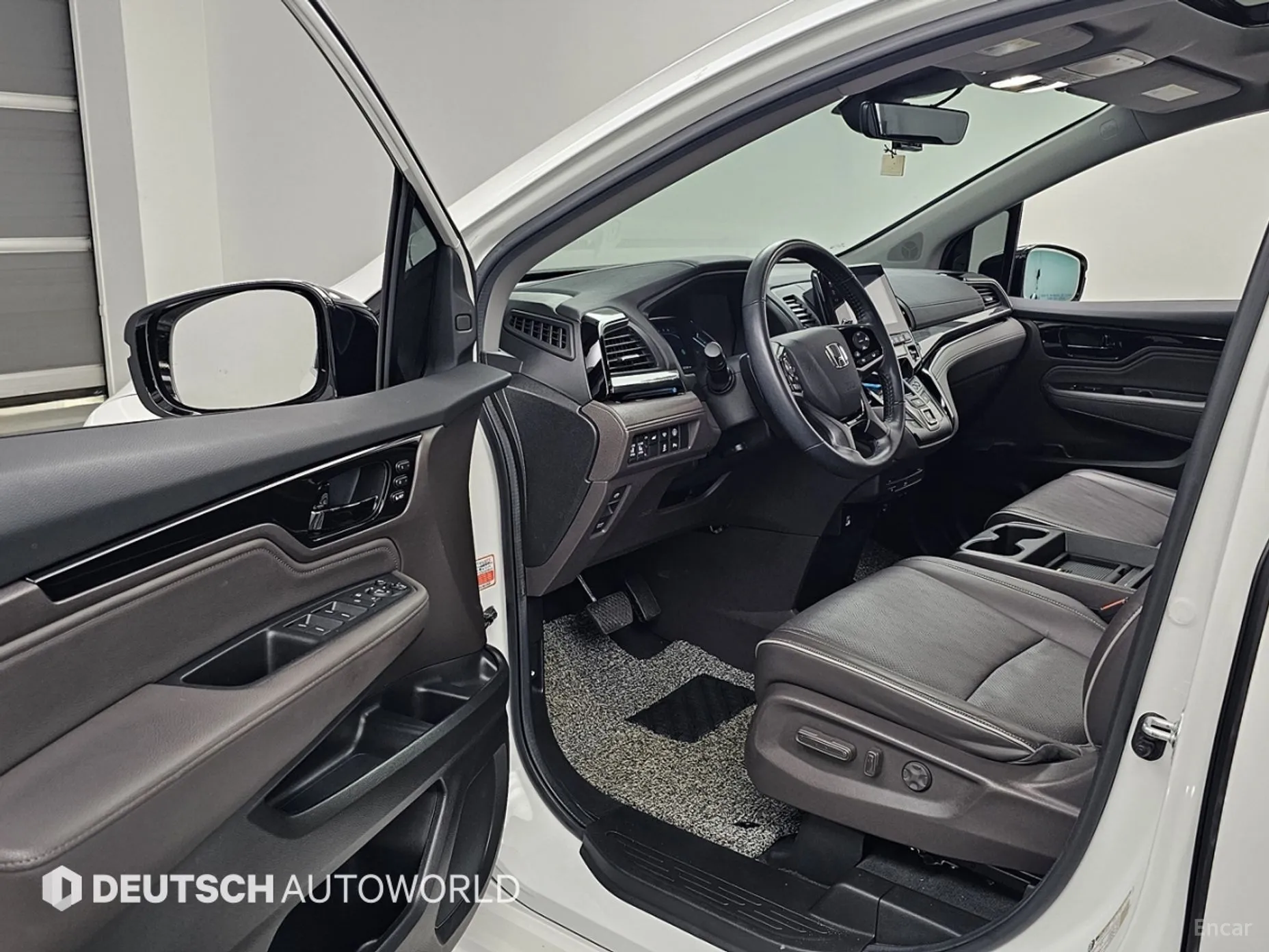 Honda Odyssey превью 11