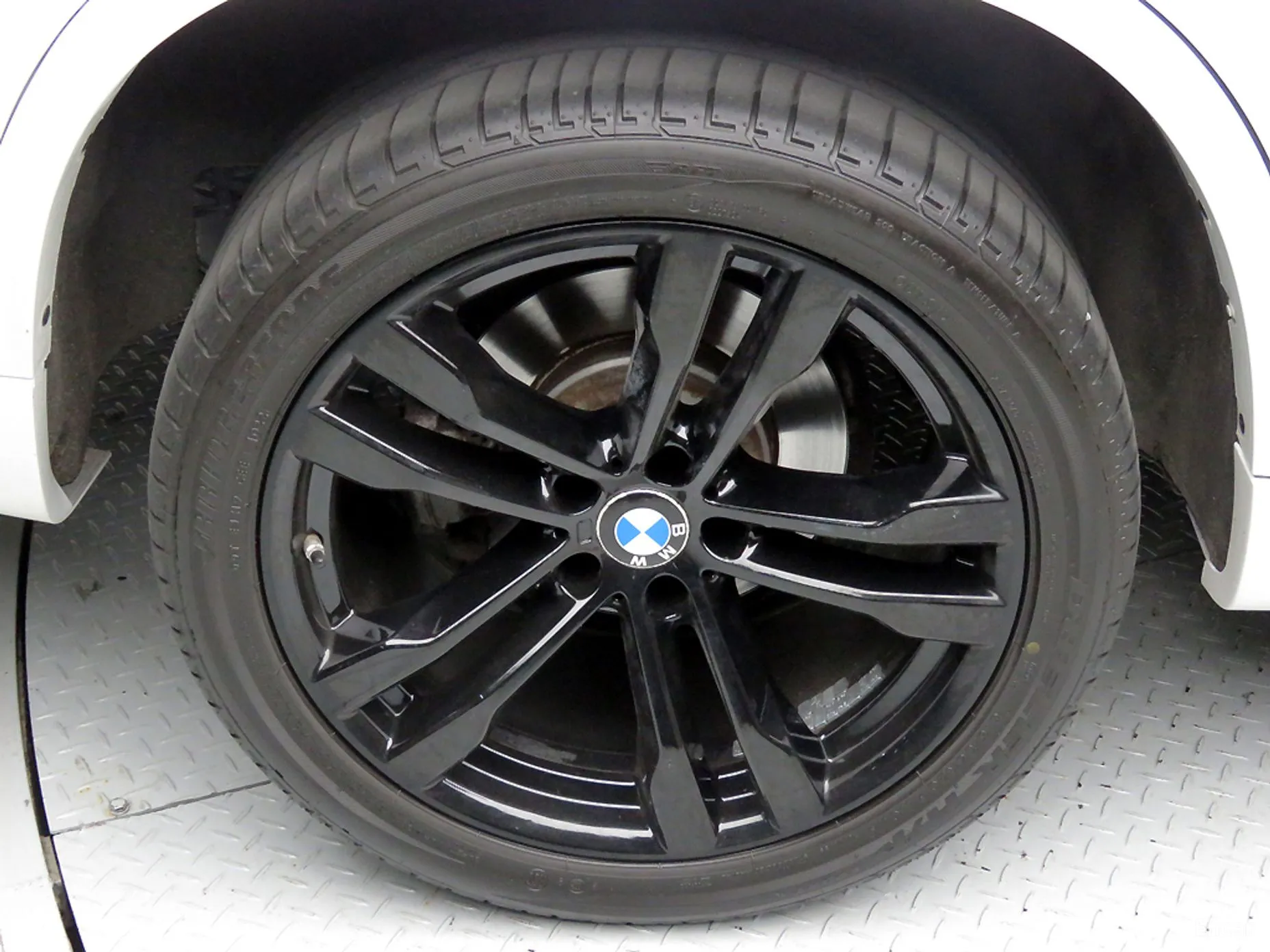 BMW X5 (F15) превью 18