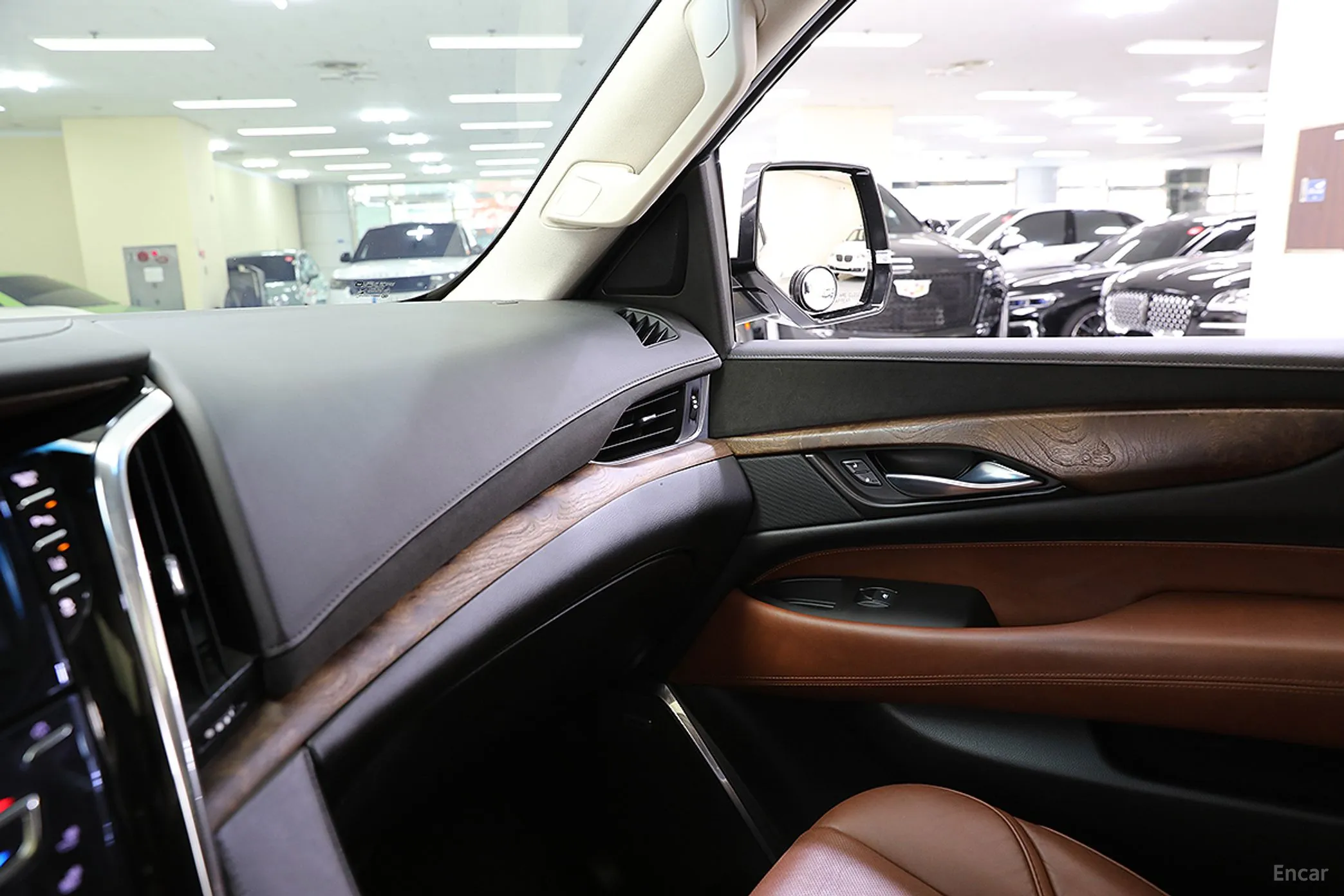 Cadillac Escalade превью 12