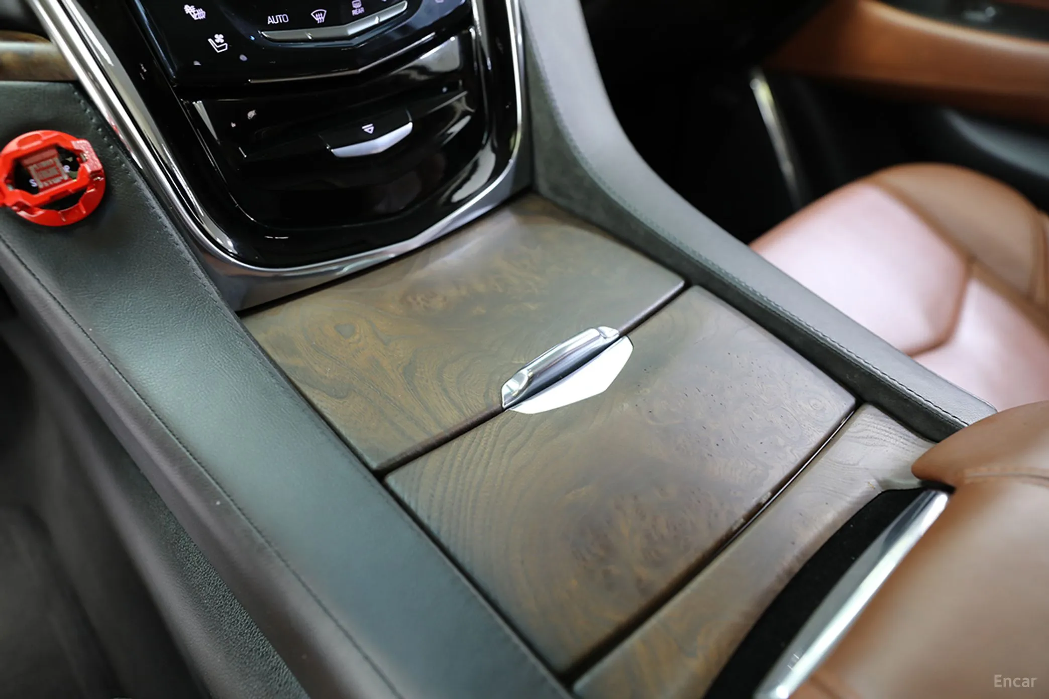 Cadillac Escalade превью 19