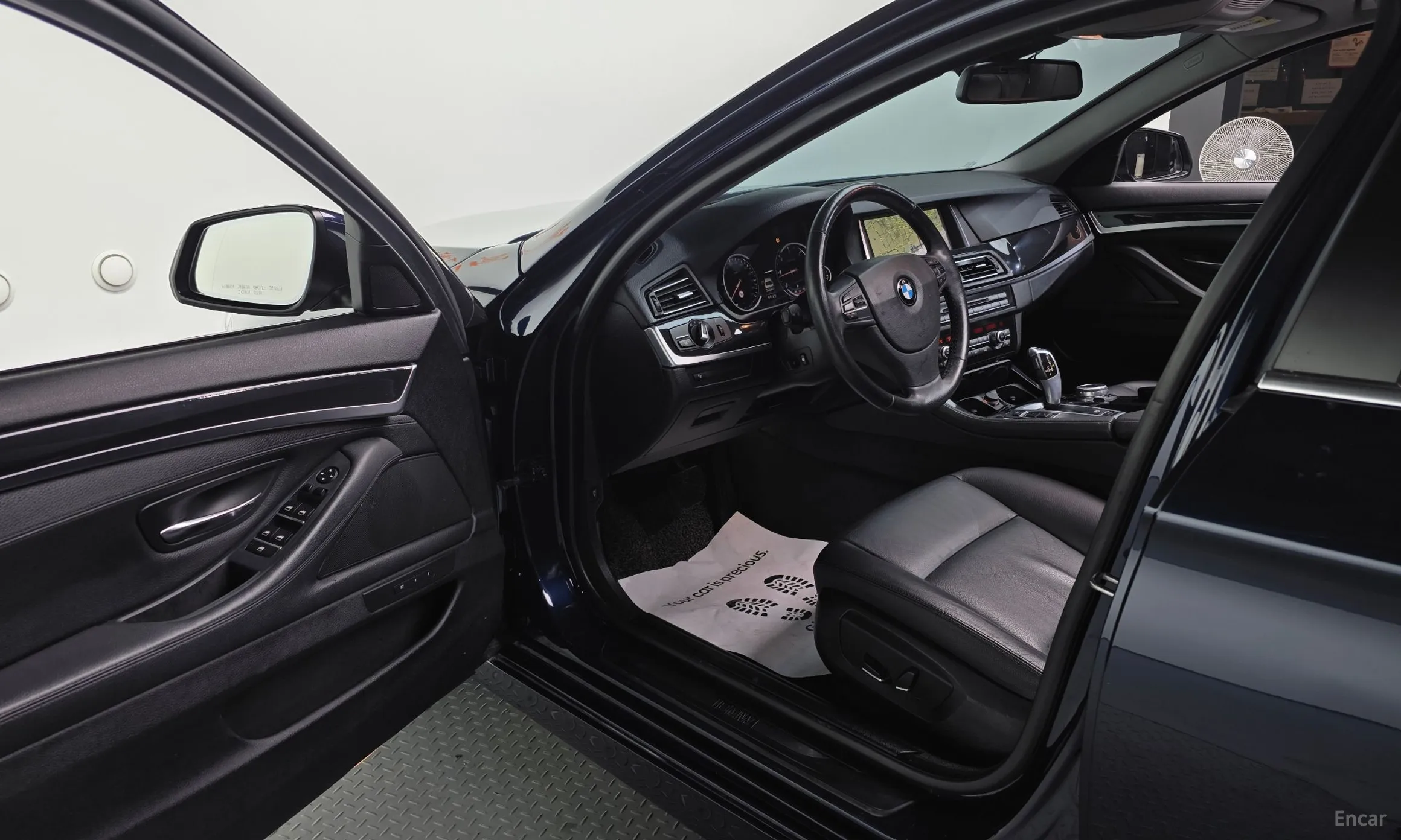 BMW 5 Series (F10) превью 10