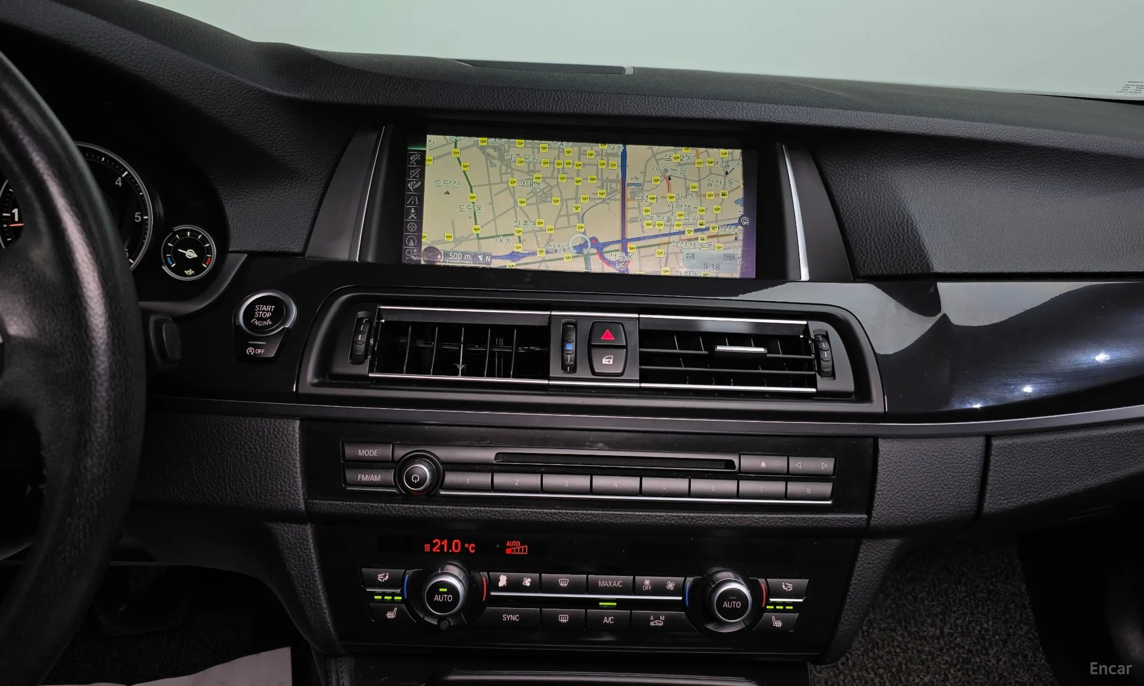 BMW 5 Series (F10) превью 14