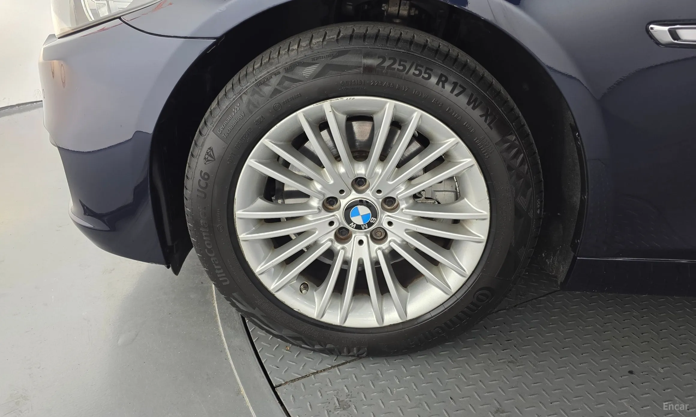 BMW 5 Series (F10) превью 5