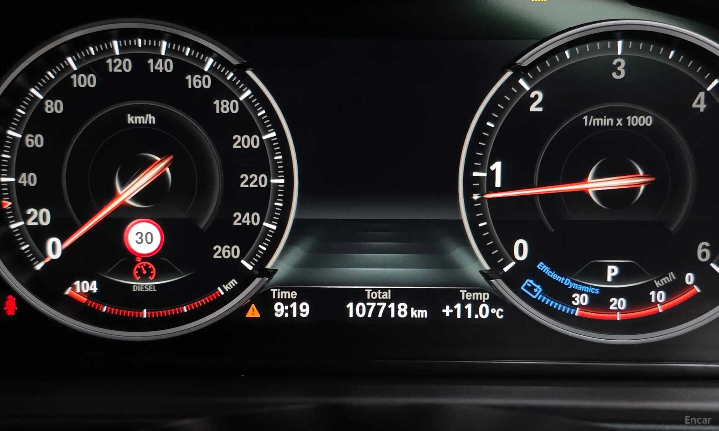 BMW 5 Series (F10) превью 8