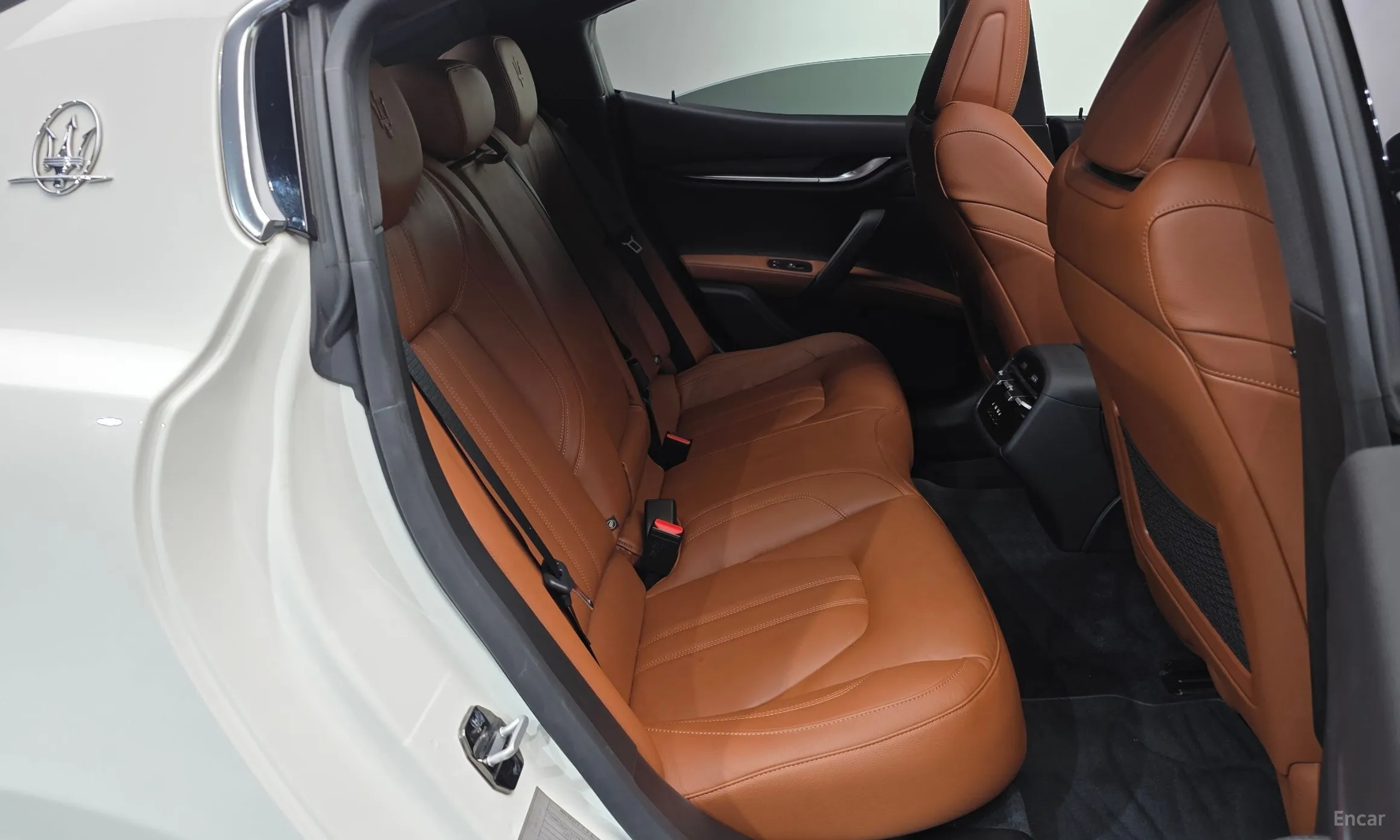 Maserati Ghibli превью 12