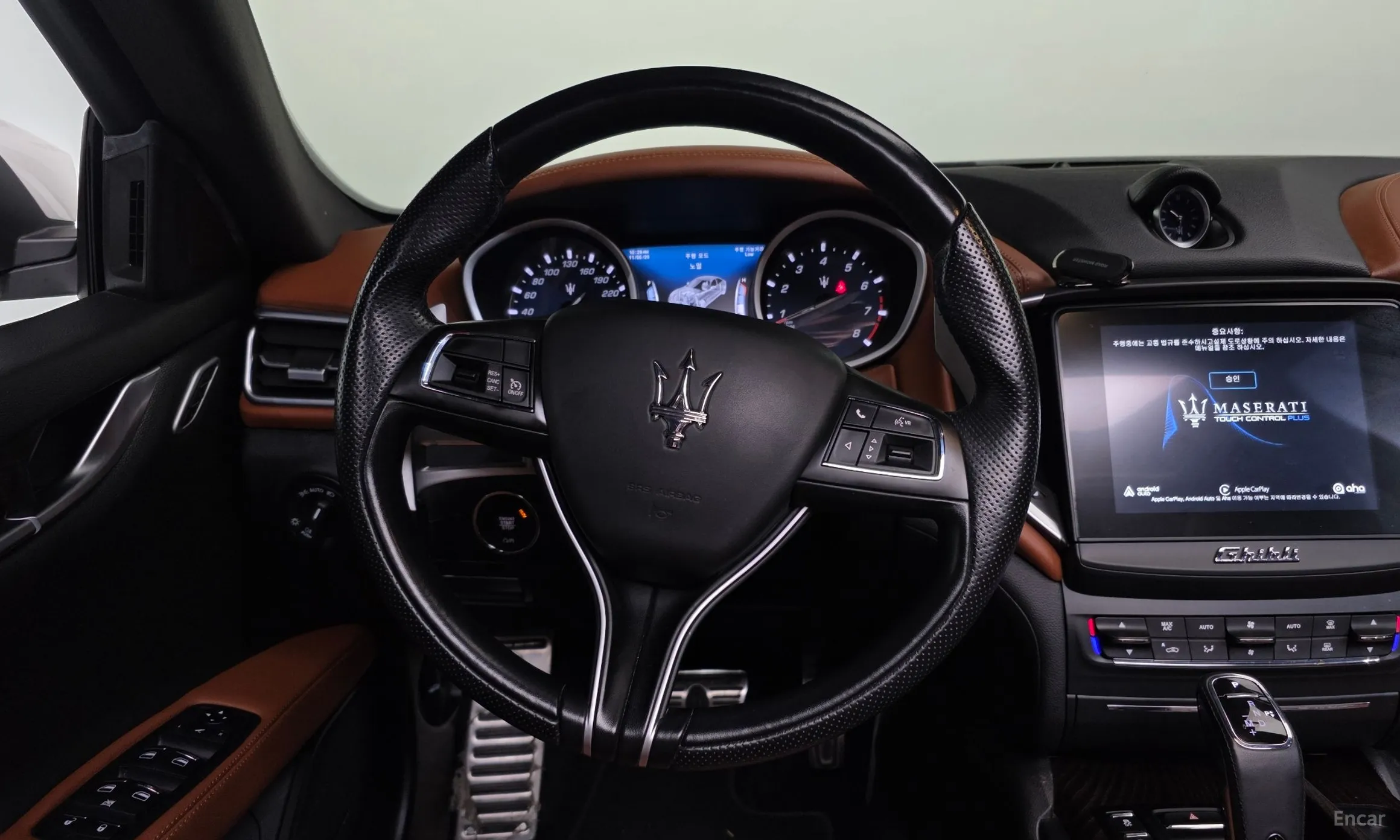 Maserati Ghibli превью 13