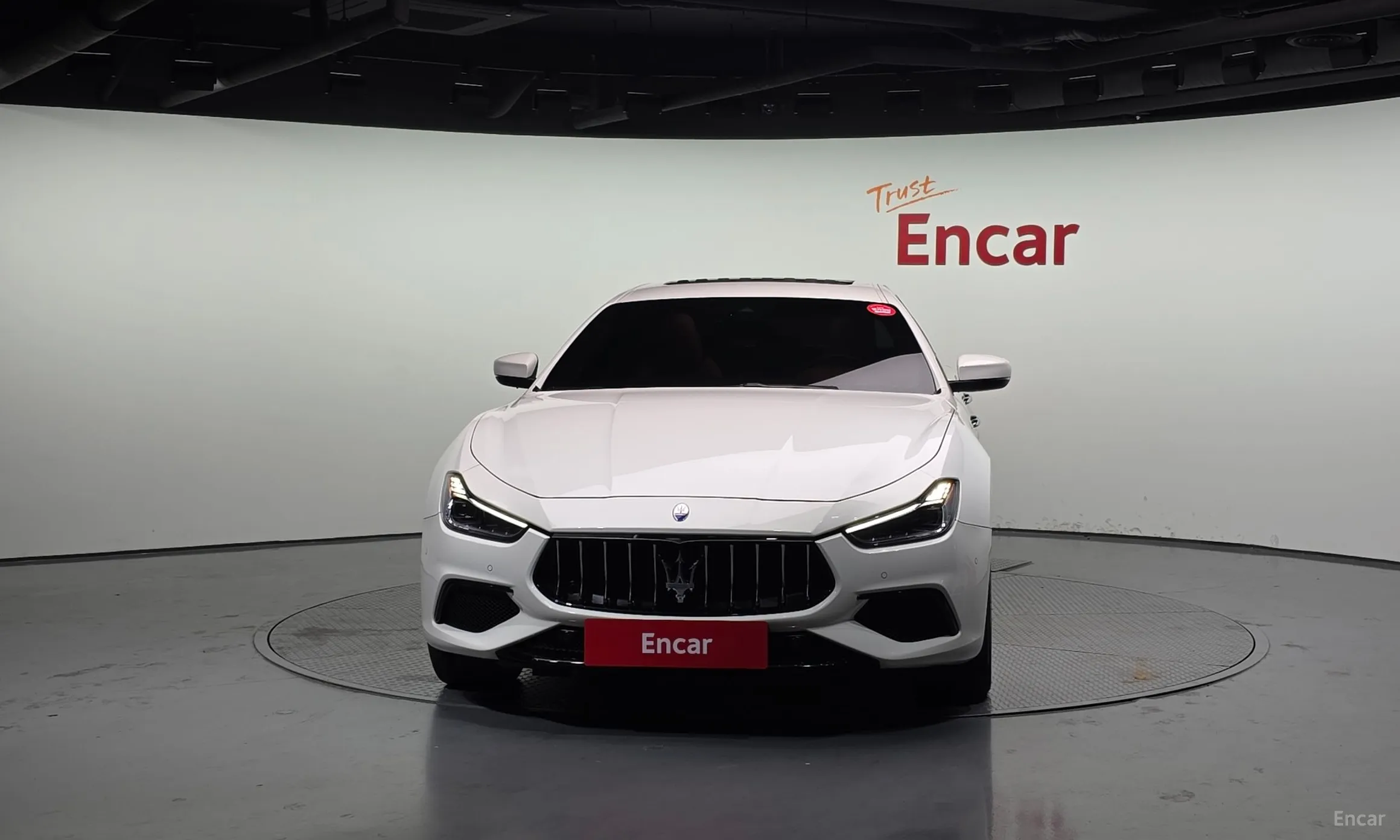 Maserati Ghibli превью 3