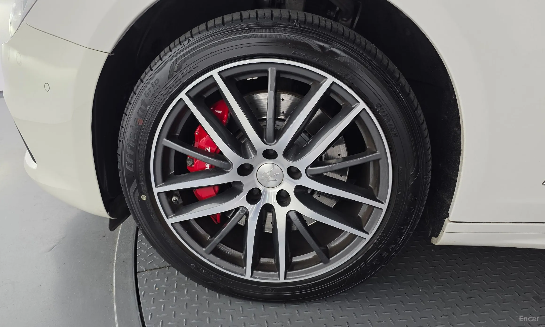Maserati Ghibli превью 5