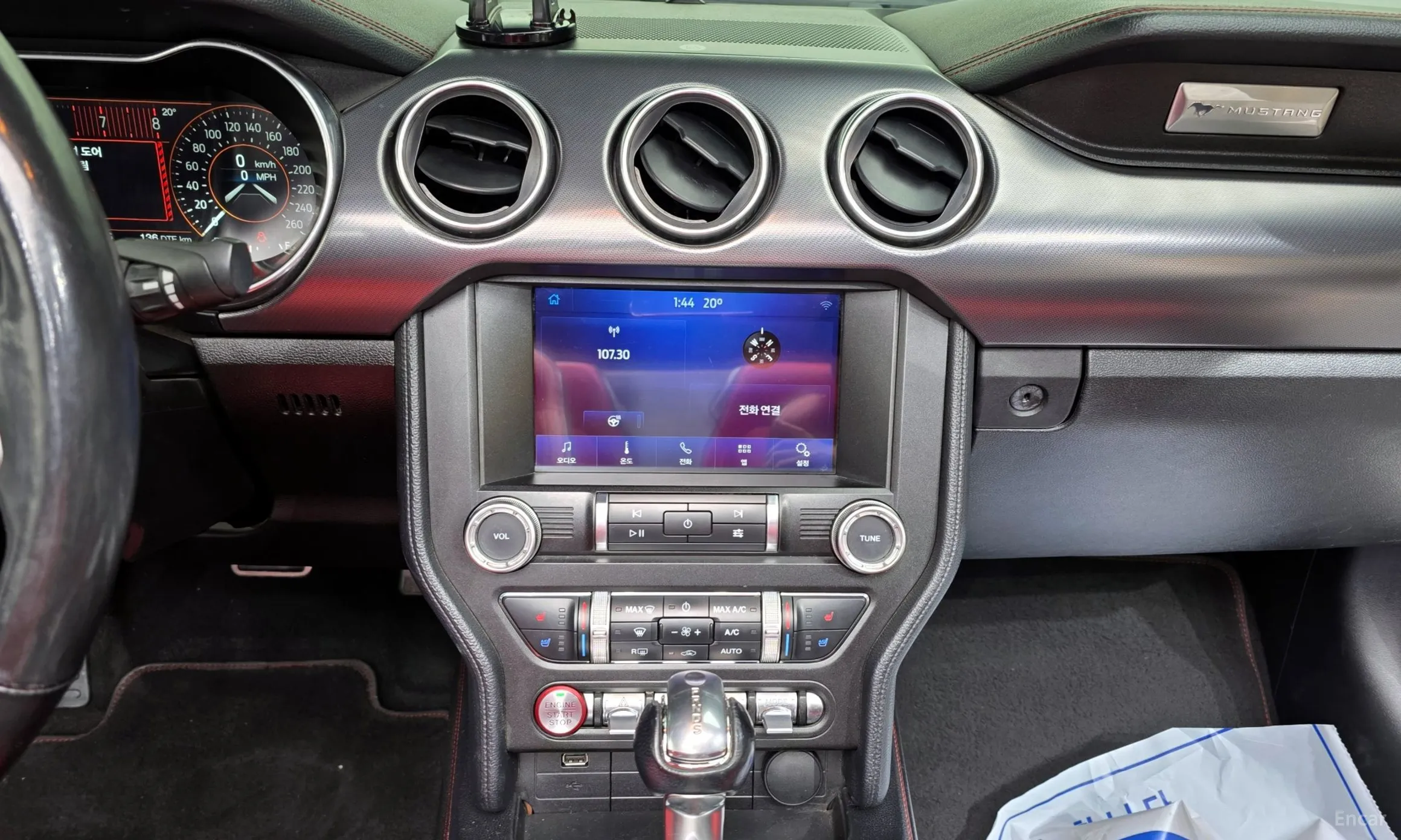 Ford Mustang превью 14
