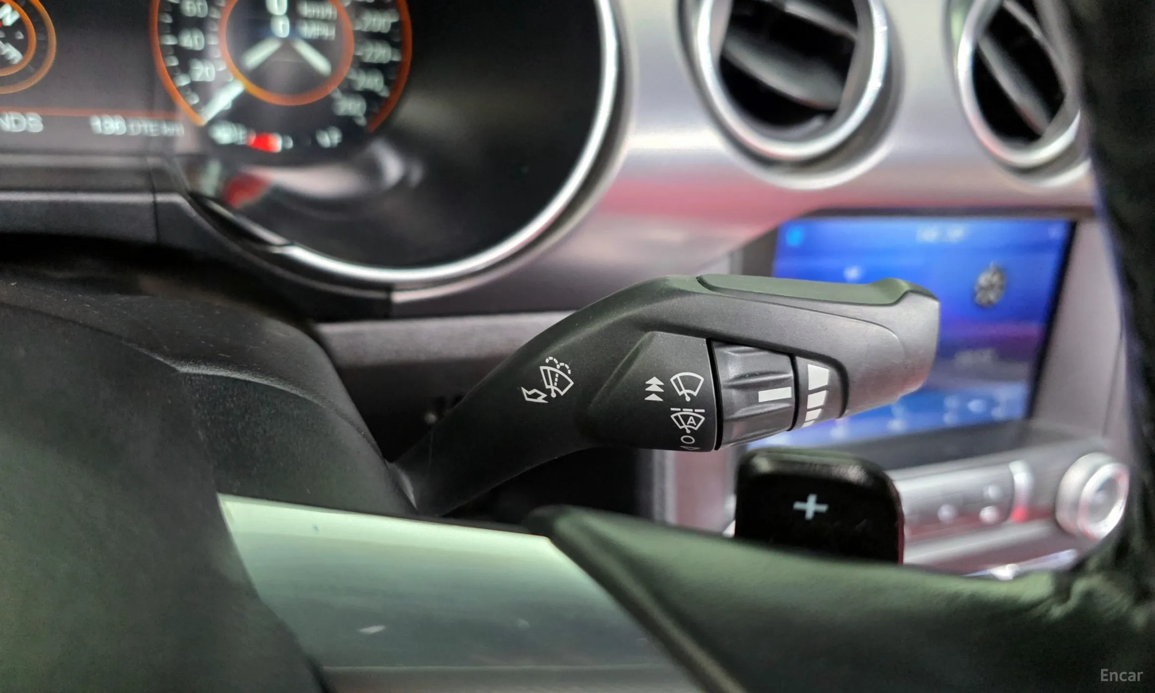 Ford Mustang превью 19