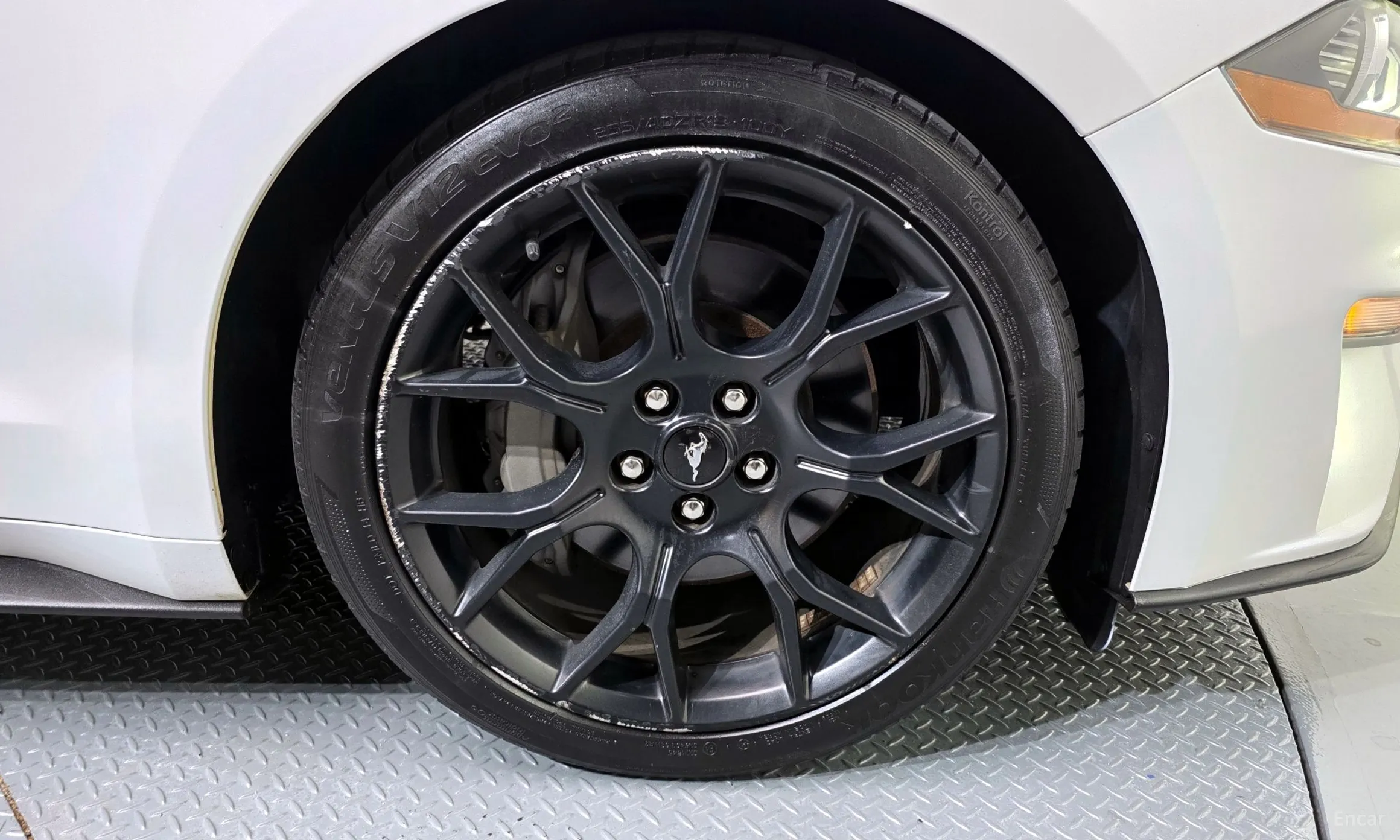 Ford Mustang превью 5