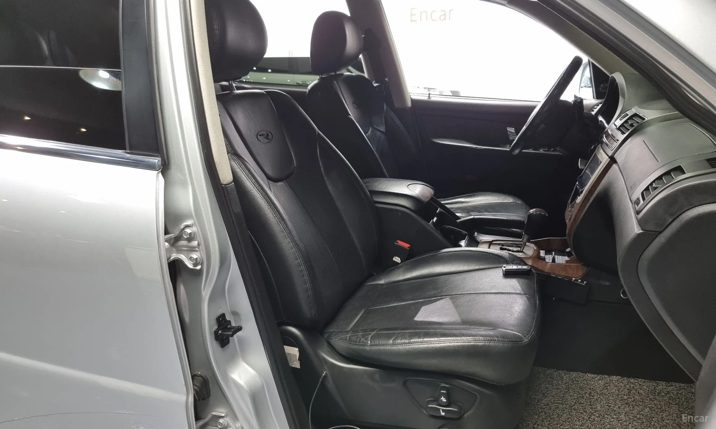 KG Mobility (SsangYong) Rexton W превью 10