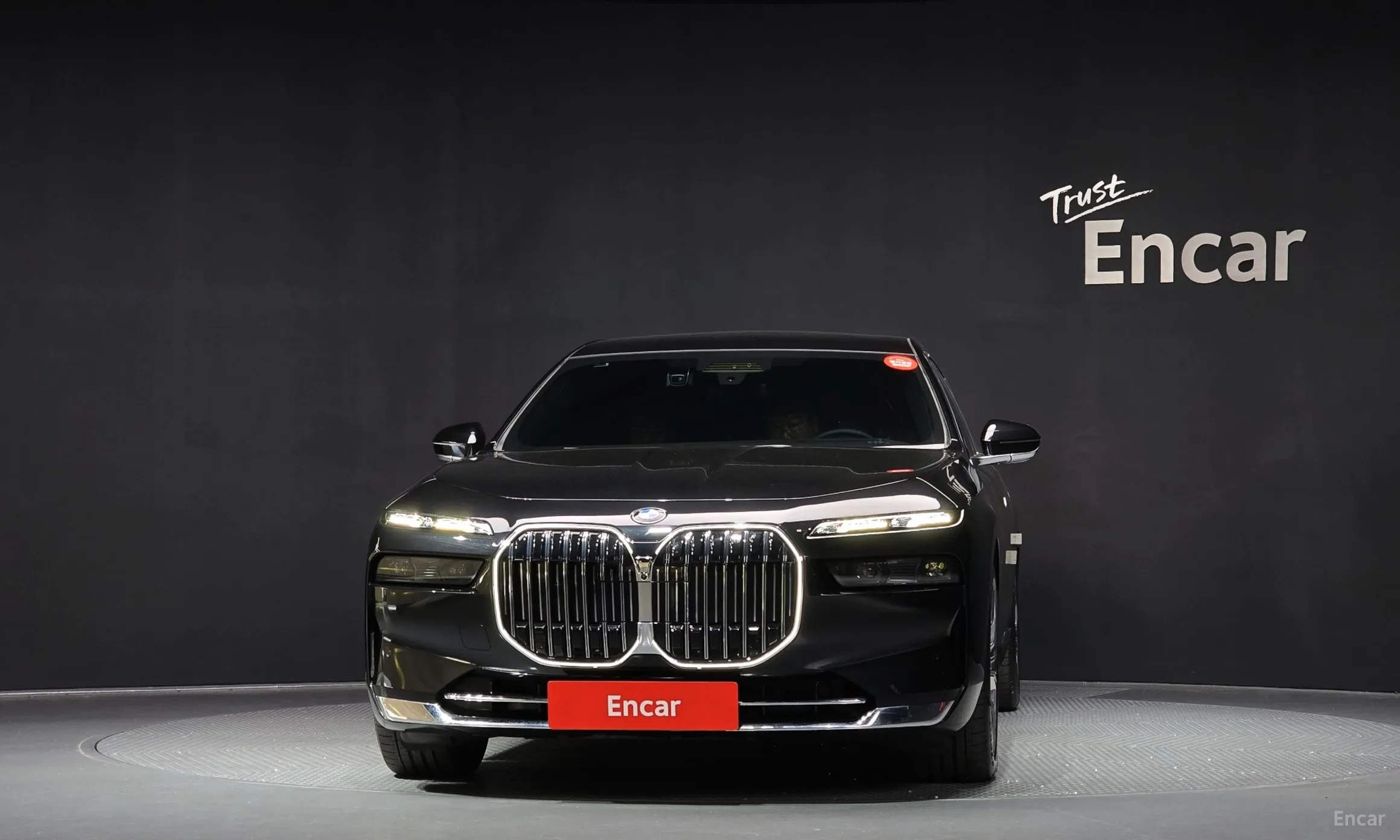 BMW 7 Series (G70) превью 3