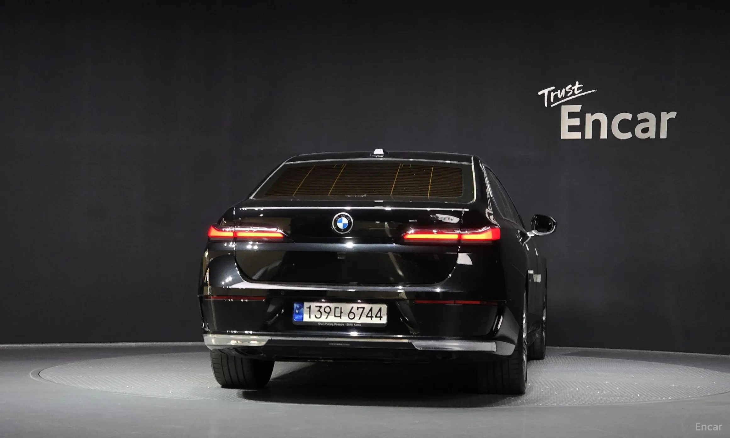 BMW 7 Series (G70) превью 4