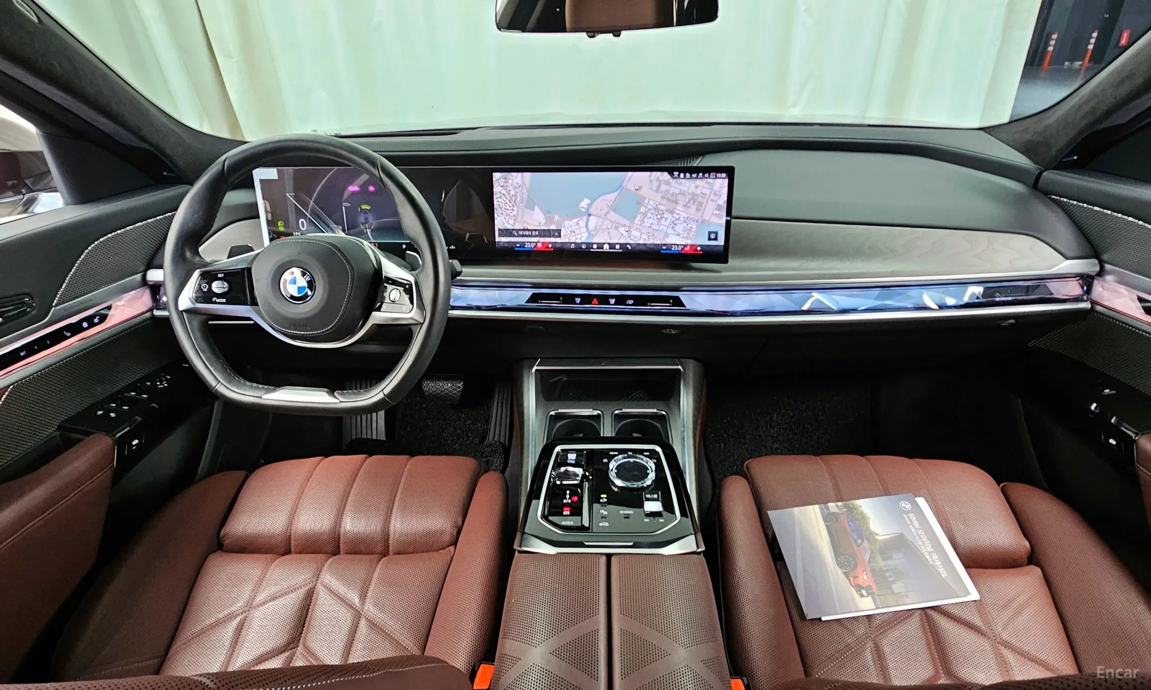 BMW 7 Series (G70) превью 7