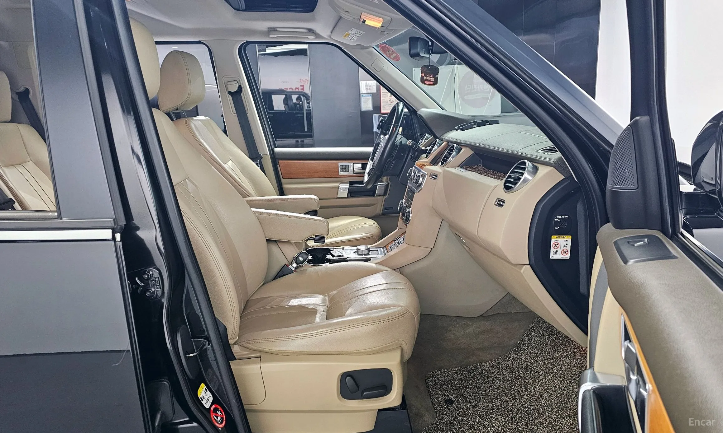 Land Rover Discovery 4 превью 10