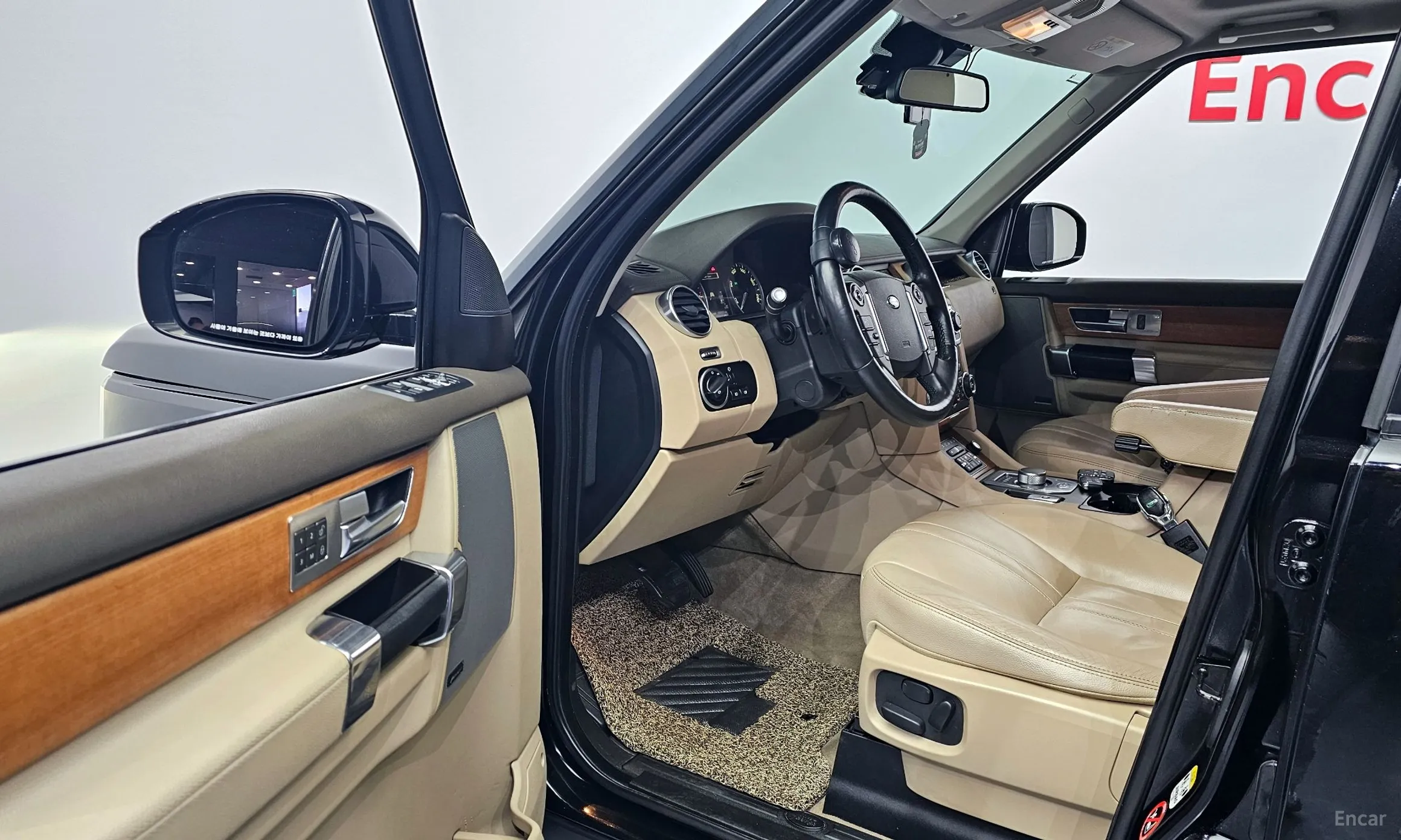 Land Rover Discovery 4 превью 11