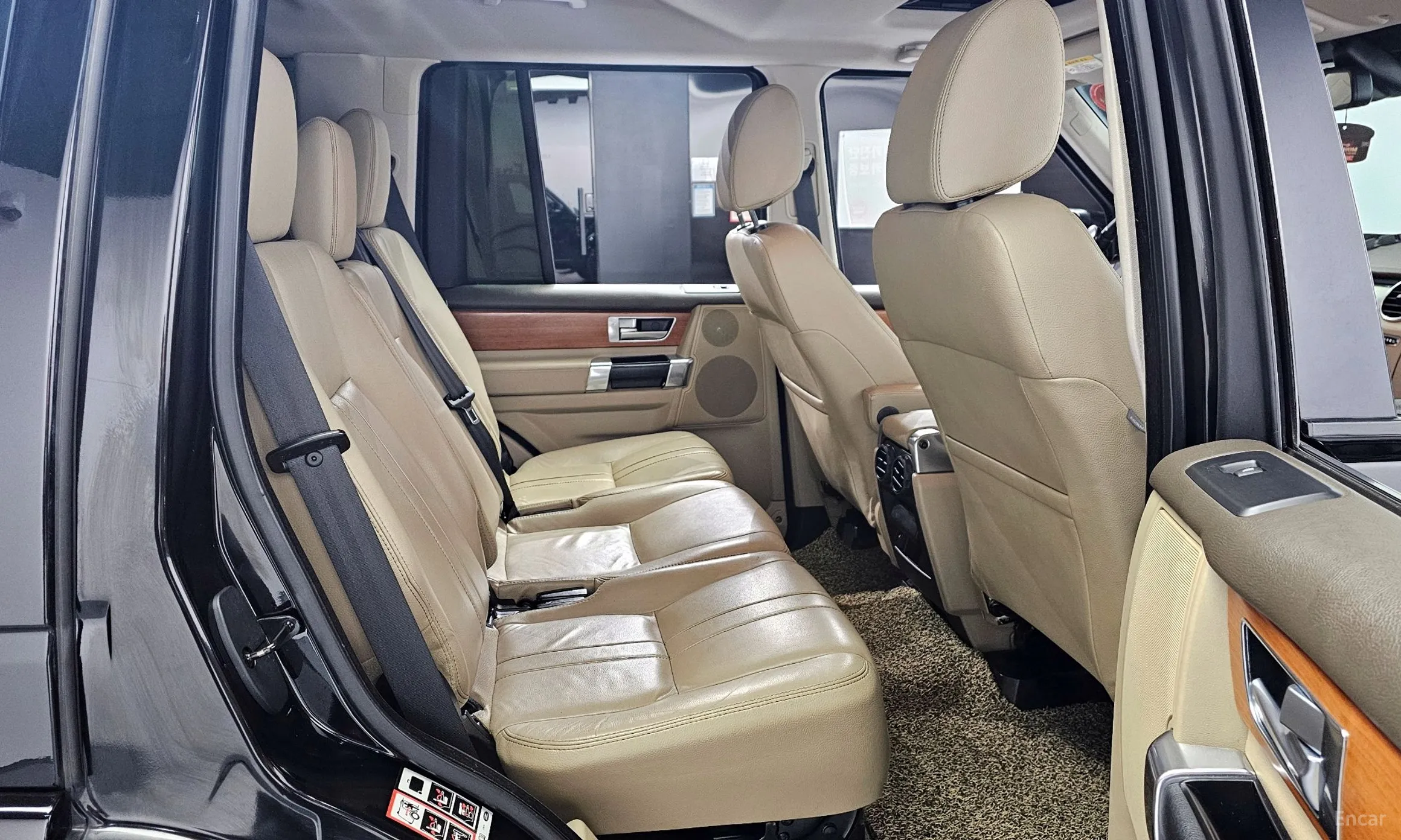 Land Rover Discovery 4 превью 12
