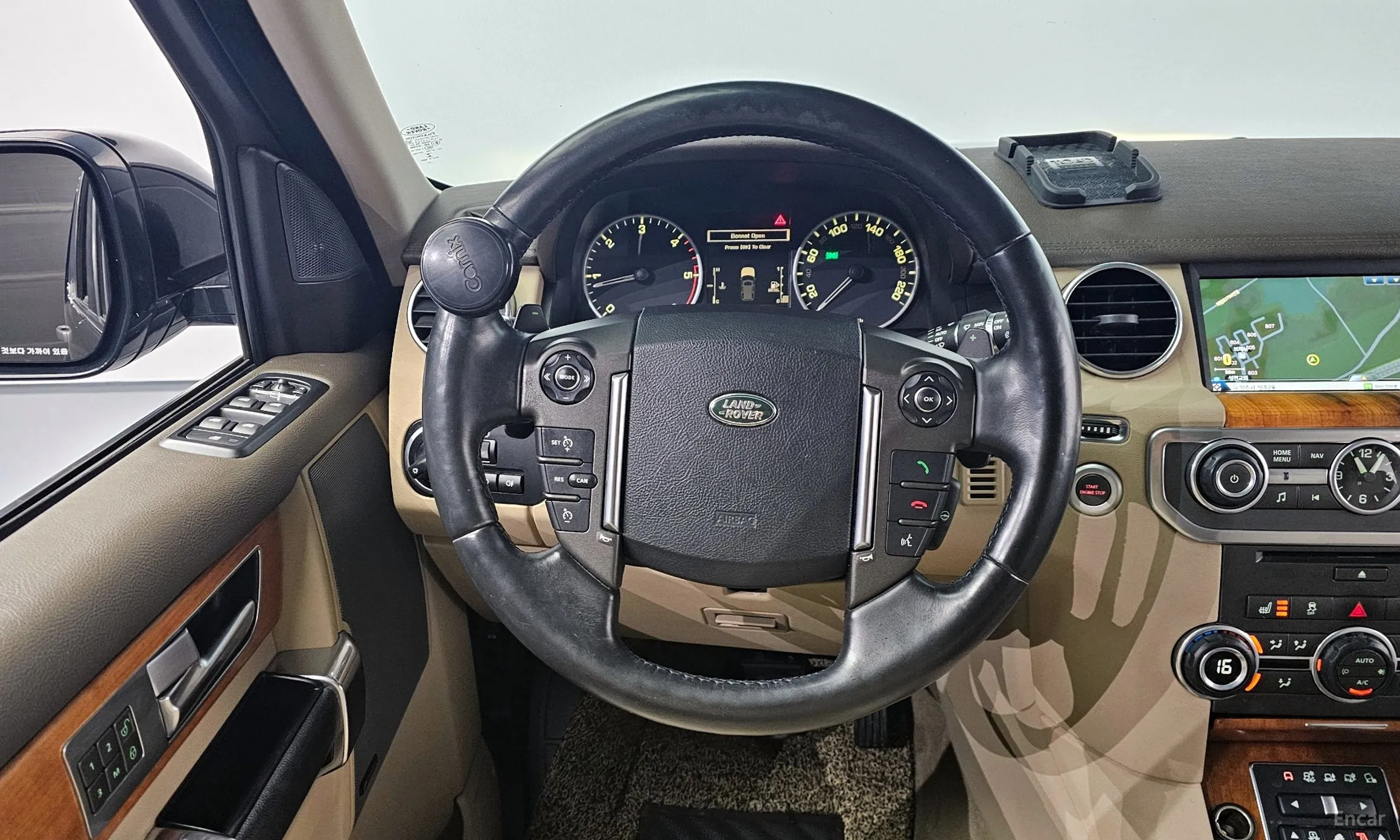 Land Rover Discovery 4 превью 13