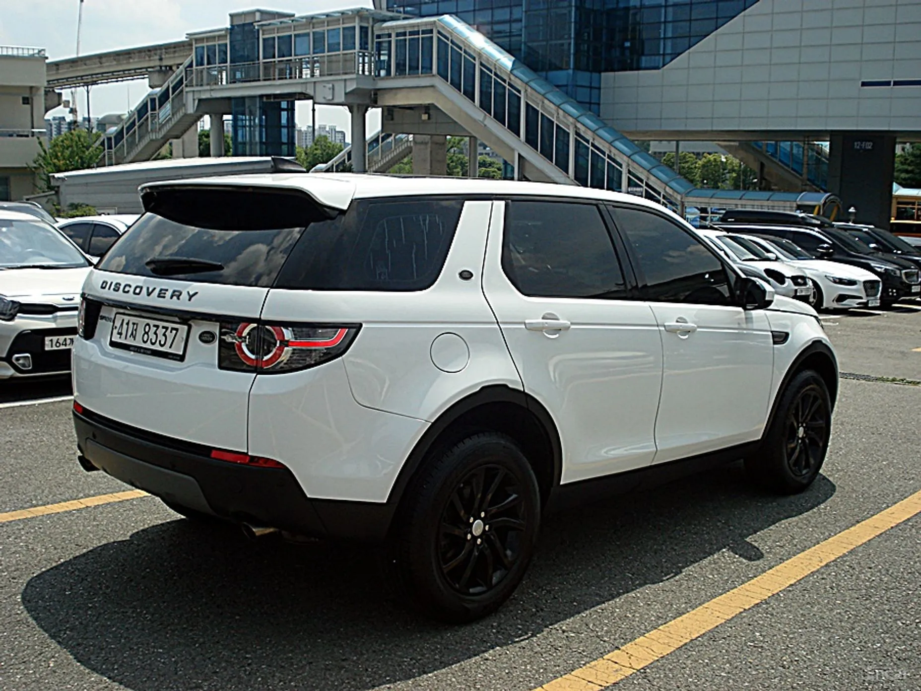 Land Rover Discovery Sports превью 19