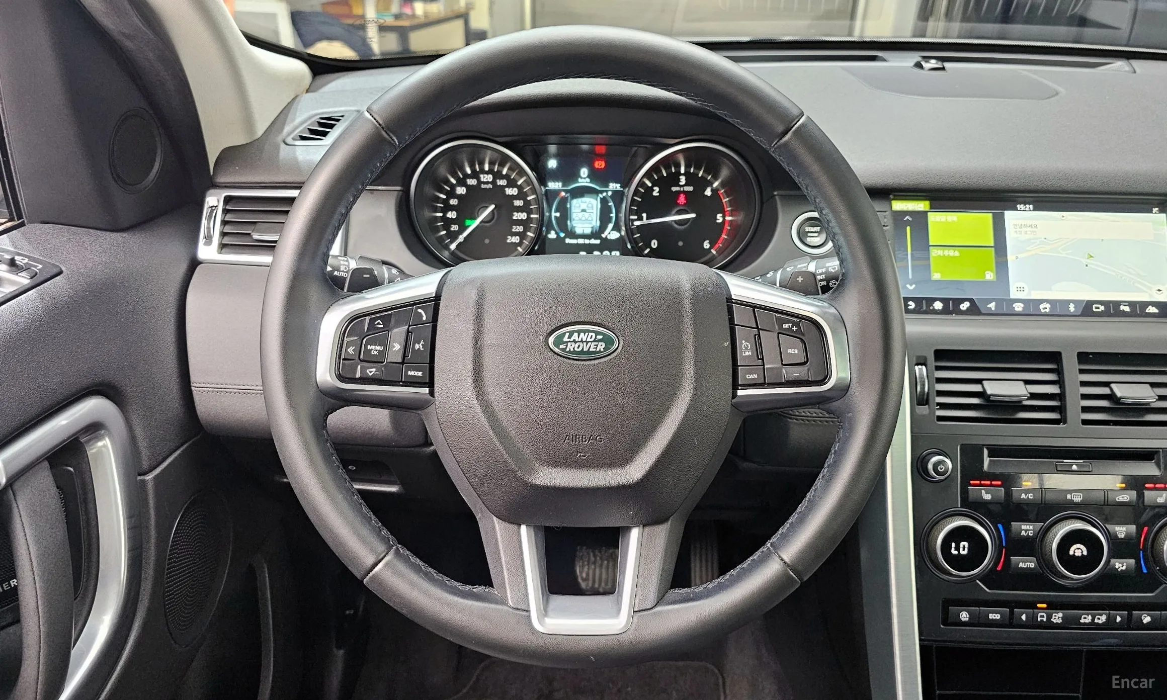 Land Rover Discovery Sports превью 13