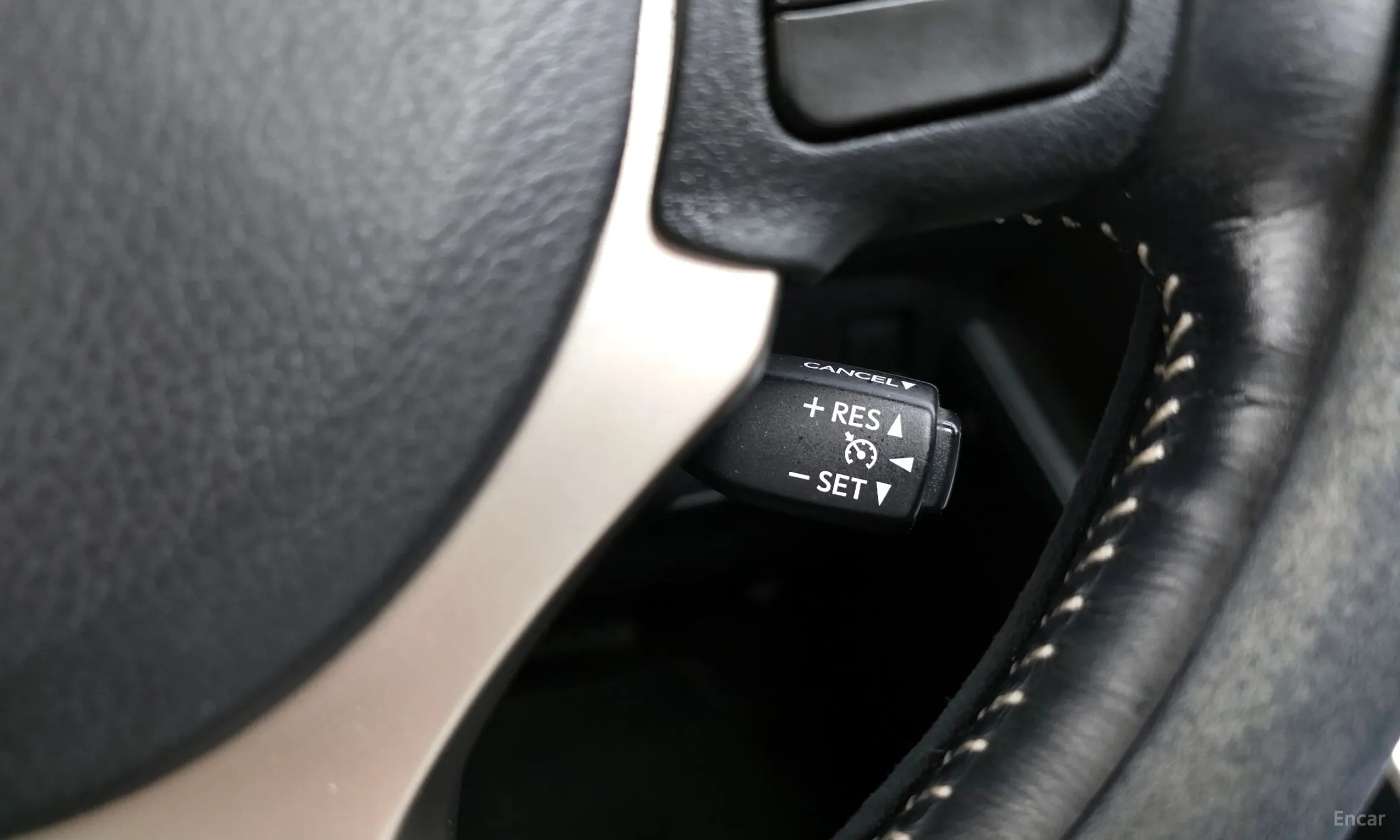 Lexus NX300h превью 16