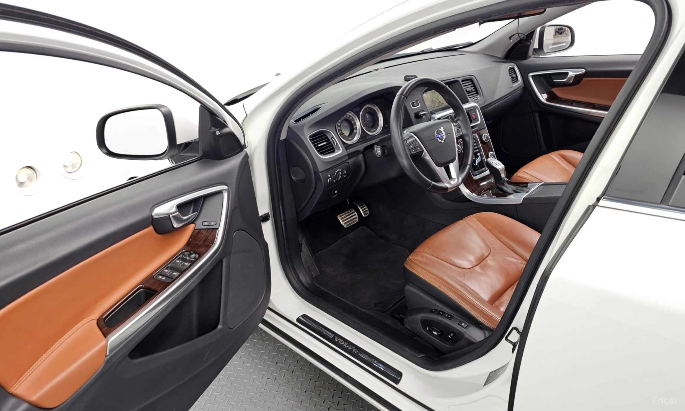 Volvo S60 превью 10