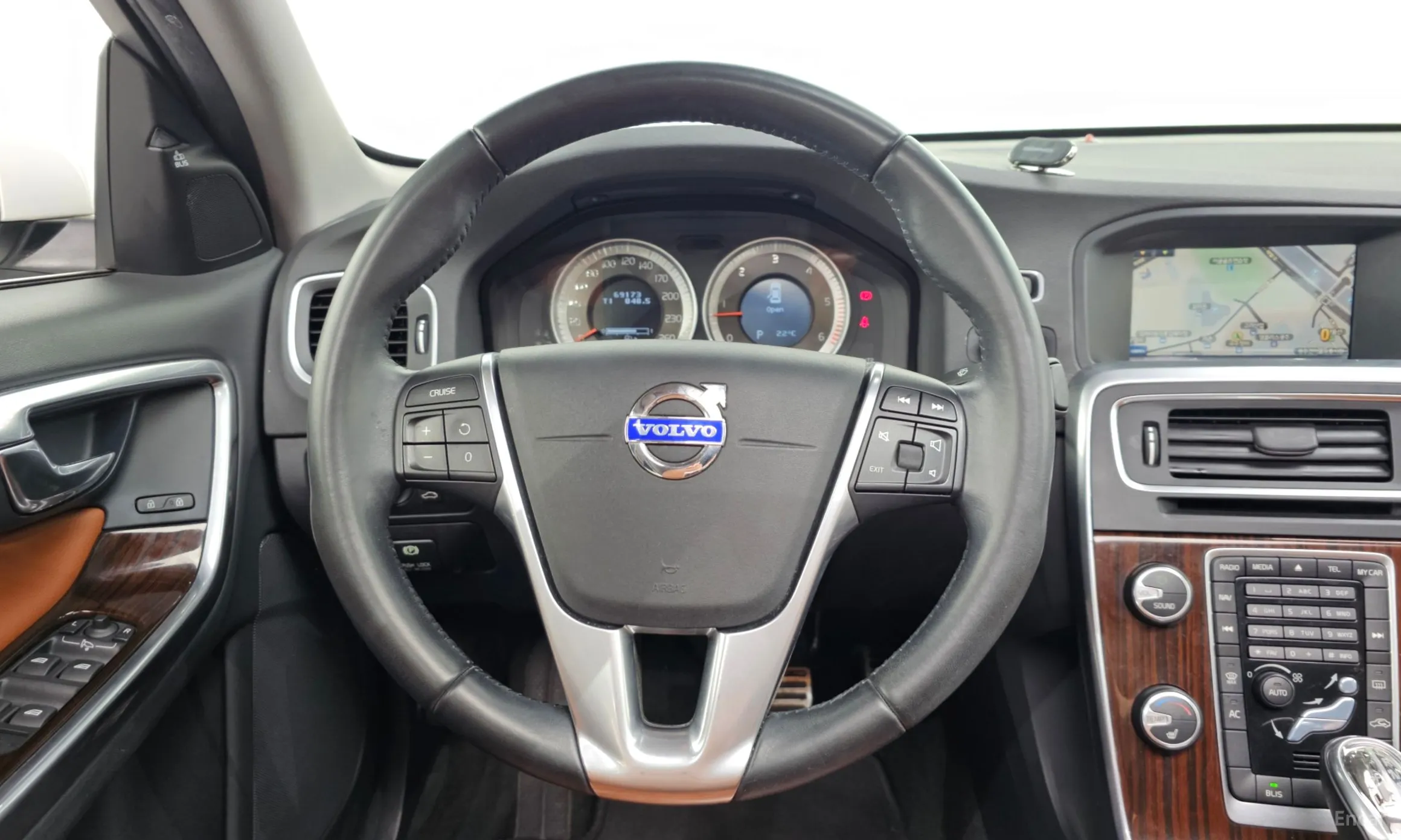 Volvo S60 превью 13