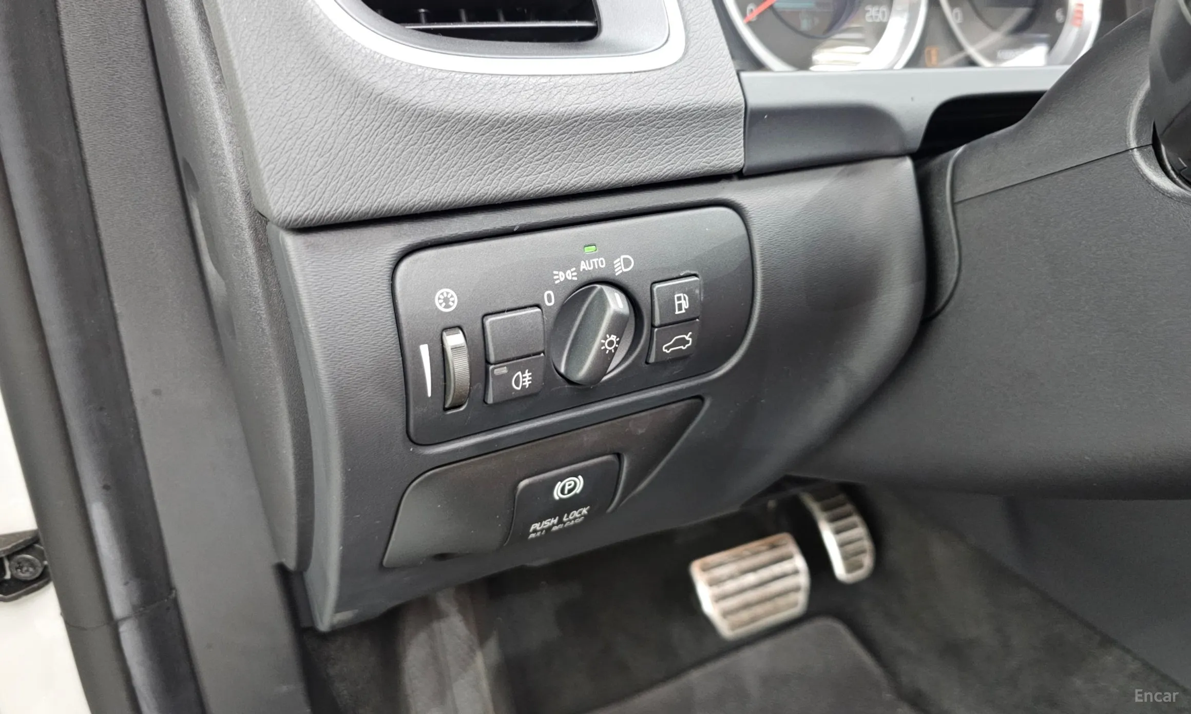 Volvo S60 превью 17