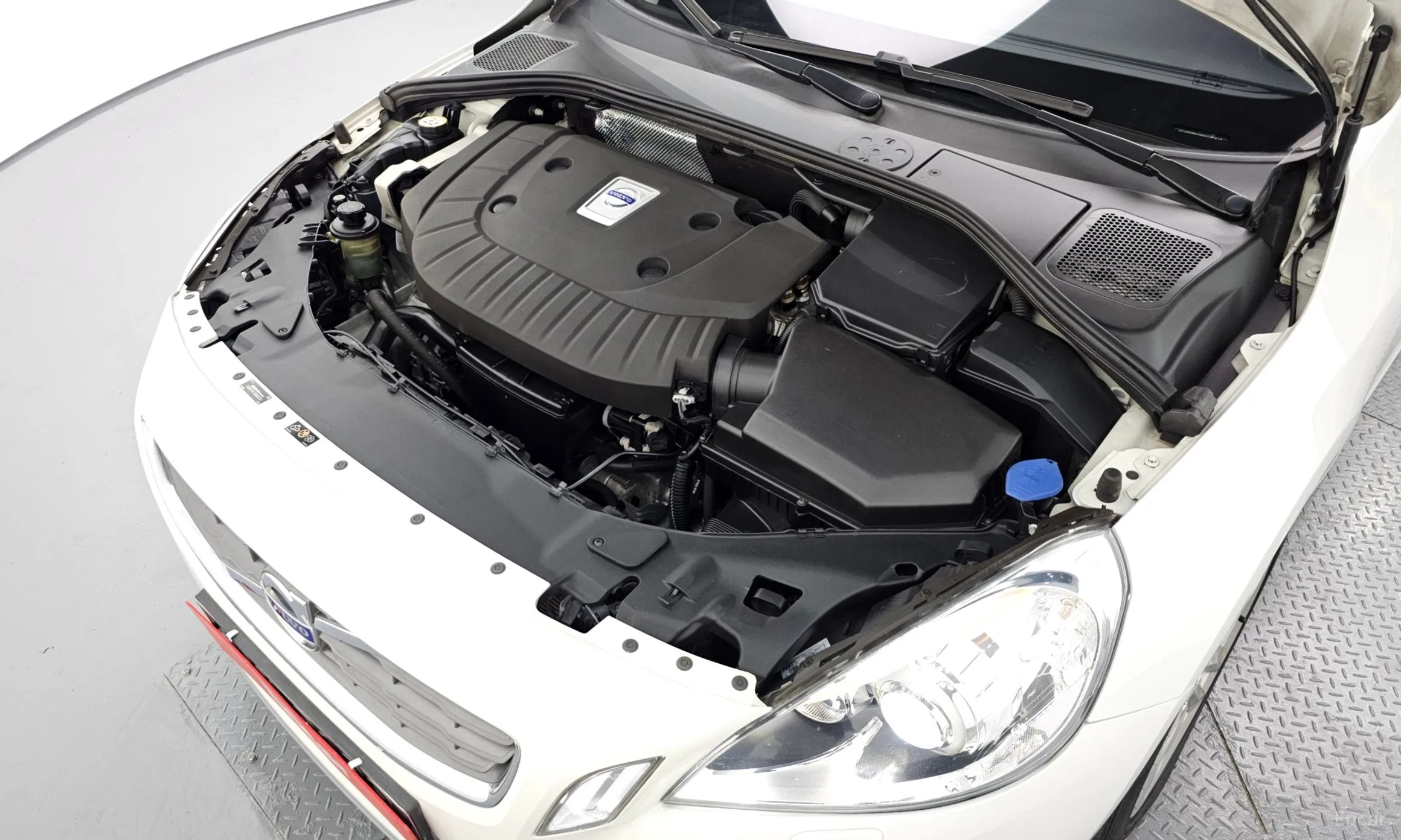 Volvo S60 превью 6