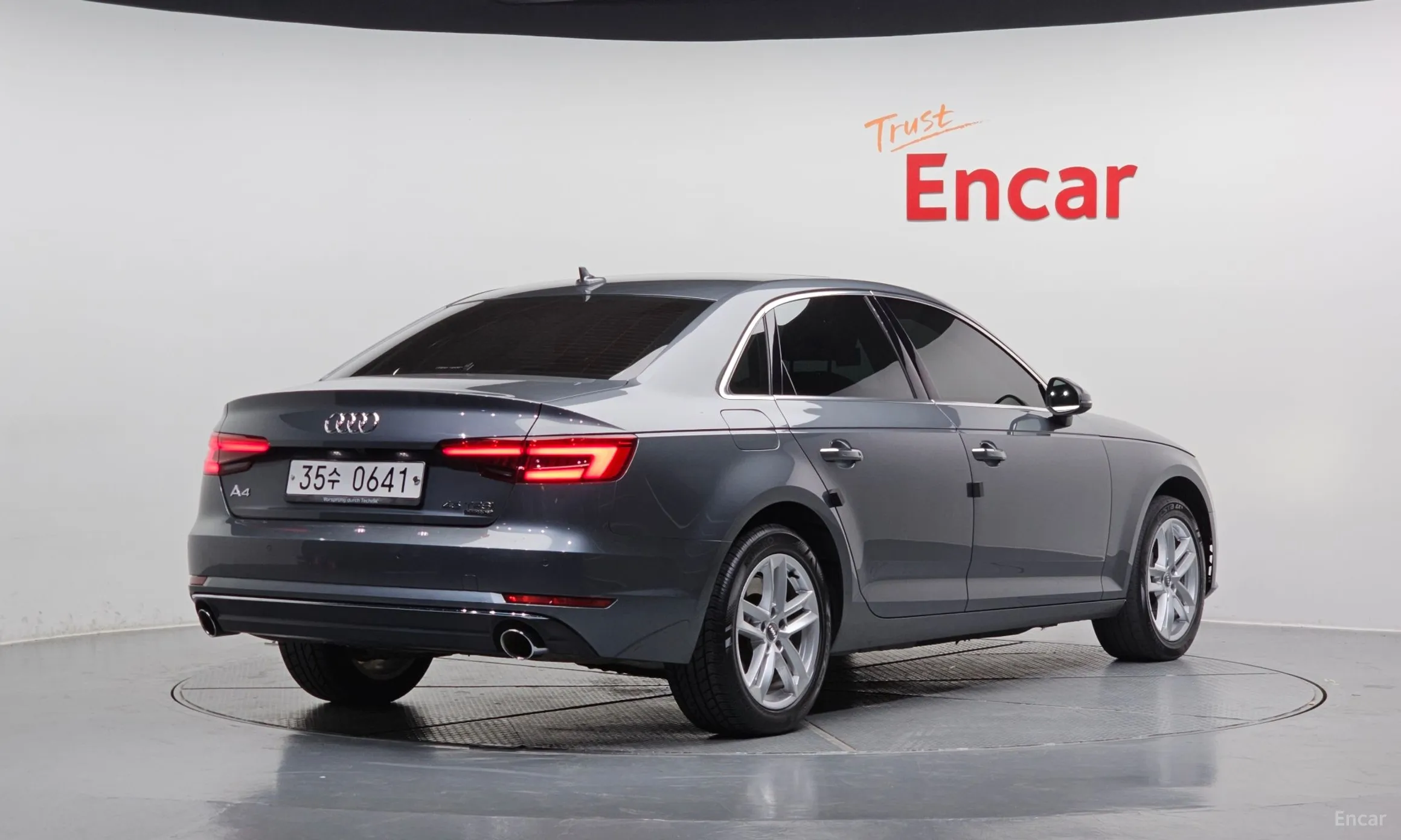Audi A4 (B9)