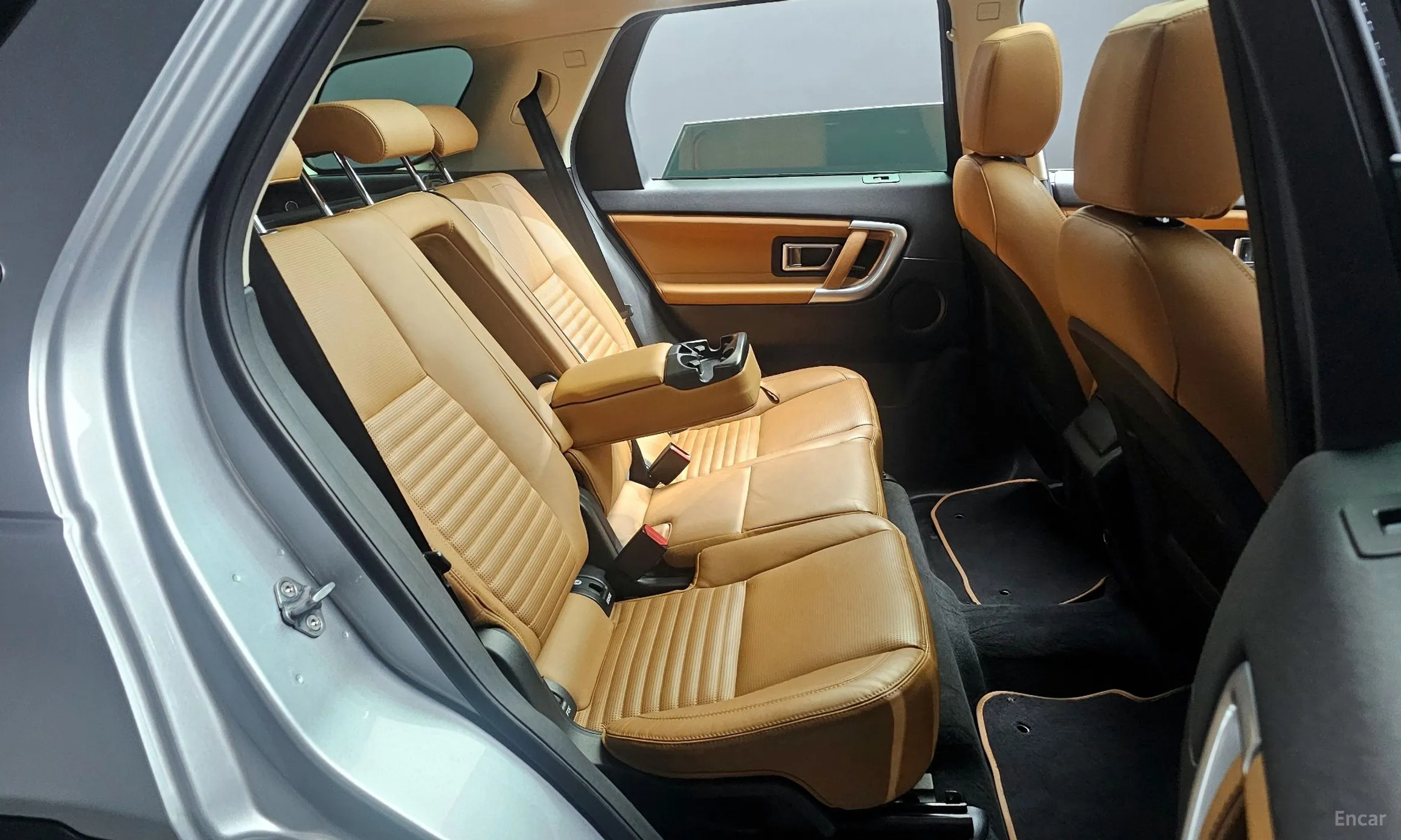 Land Rover Discovery Sports превью 12