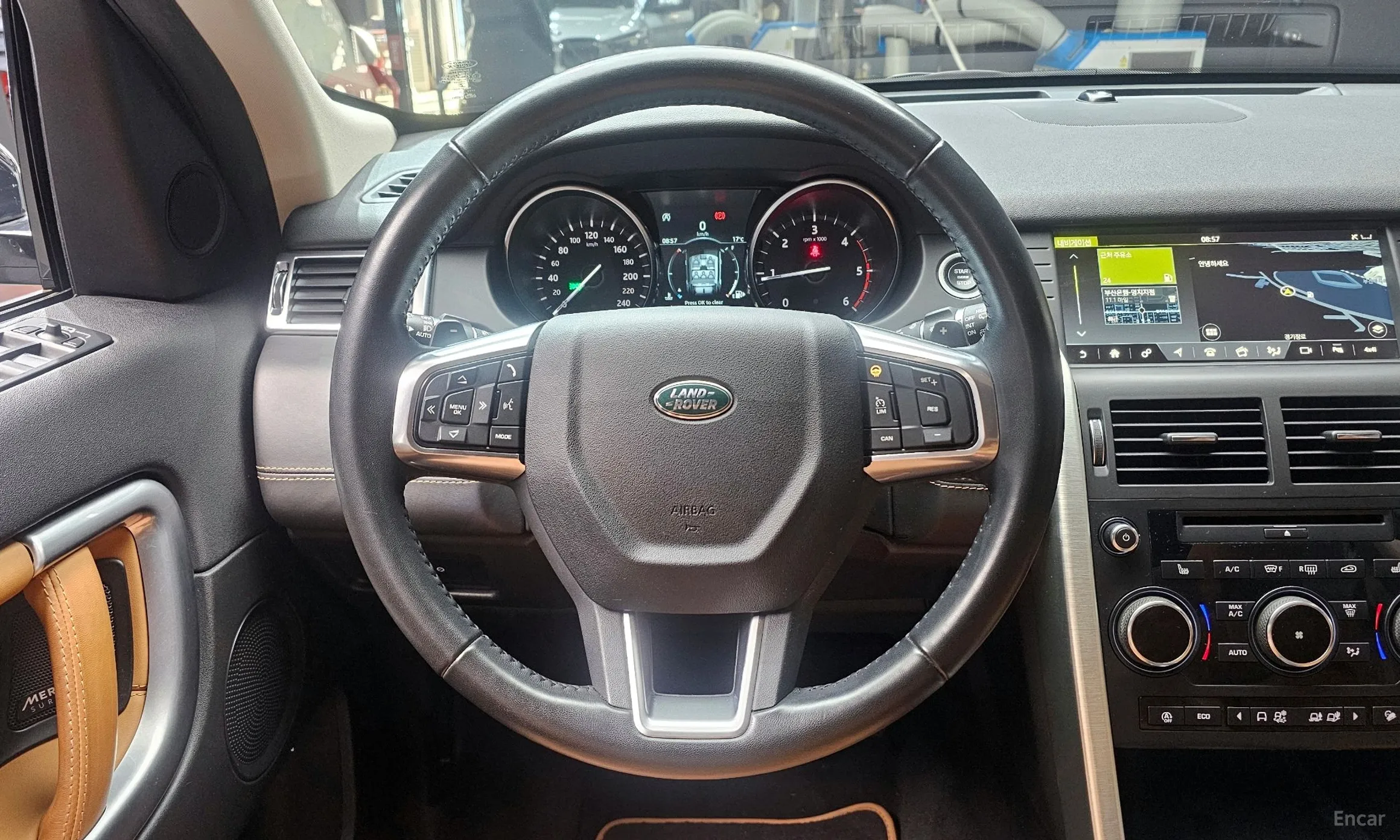 Land Rover Discovery Sports превью 13