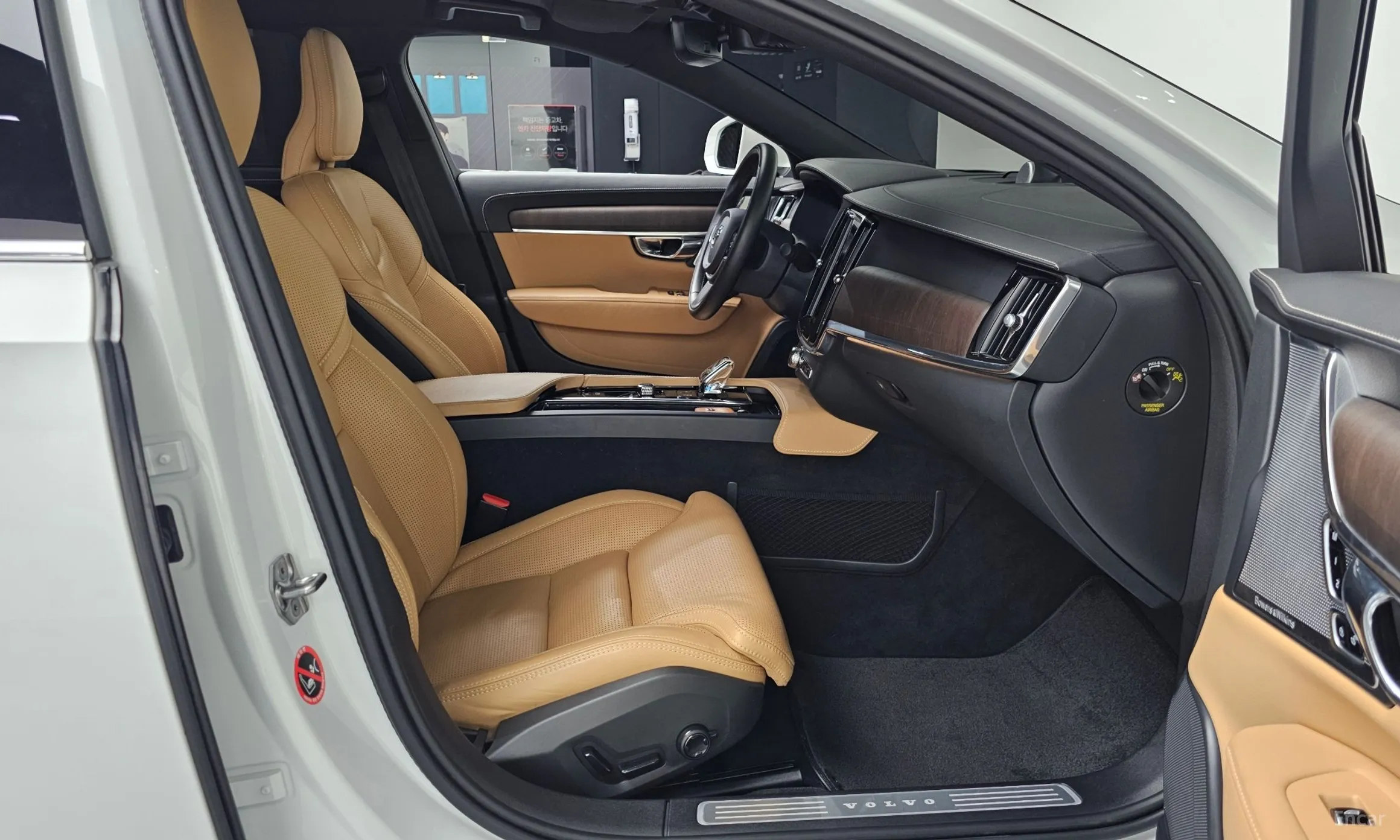 Volvo S90 превью 11