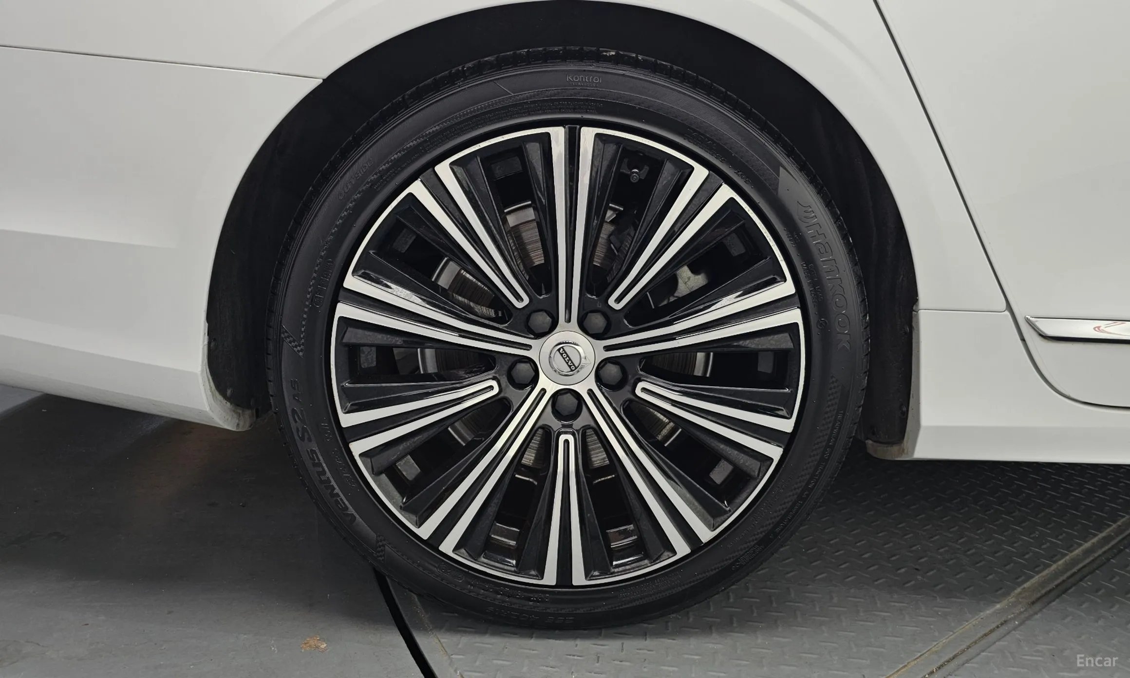 Volvo S90 превью 5