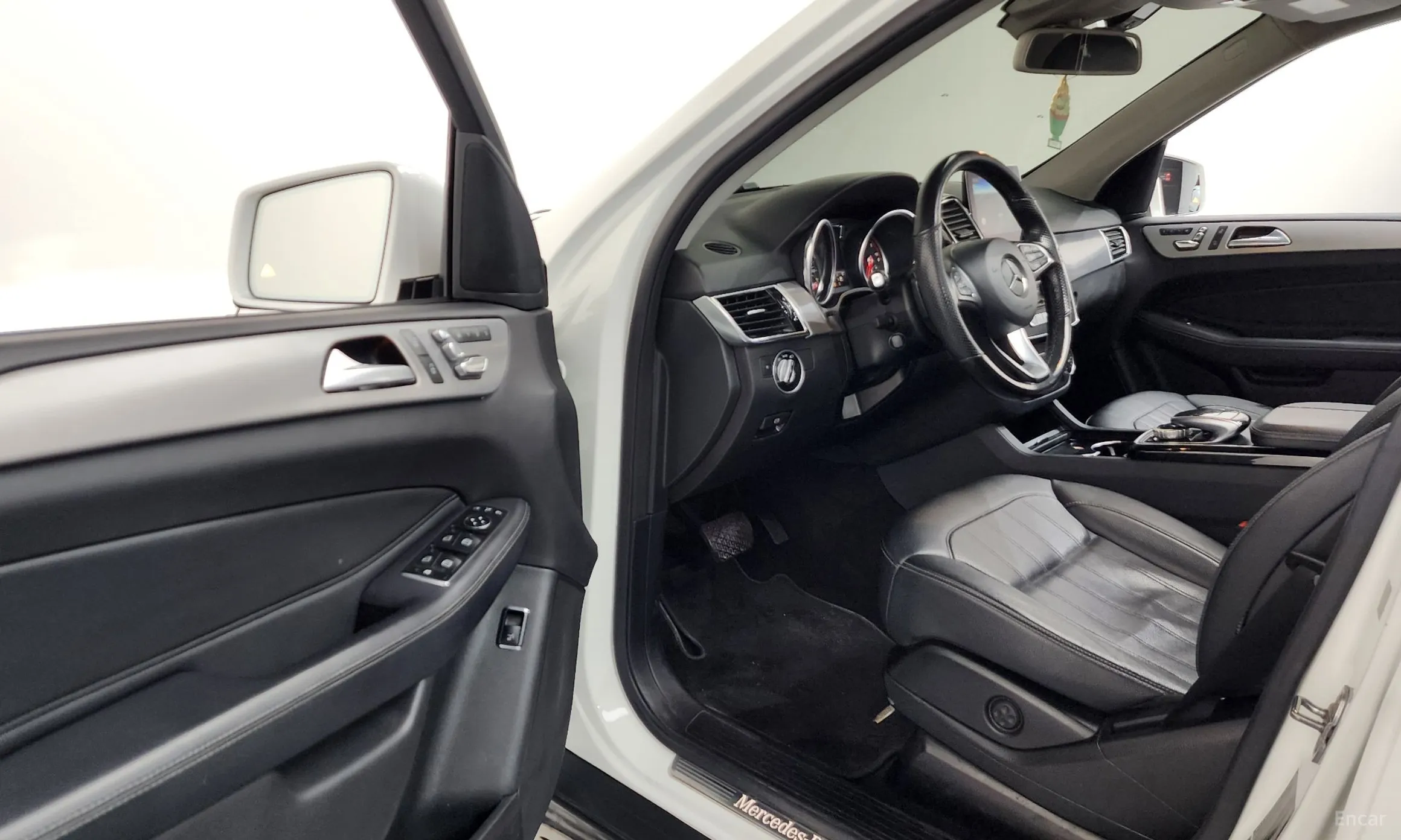 Mercedes Benz GLE-Class W166 превью 10