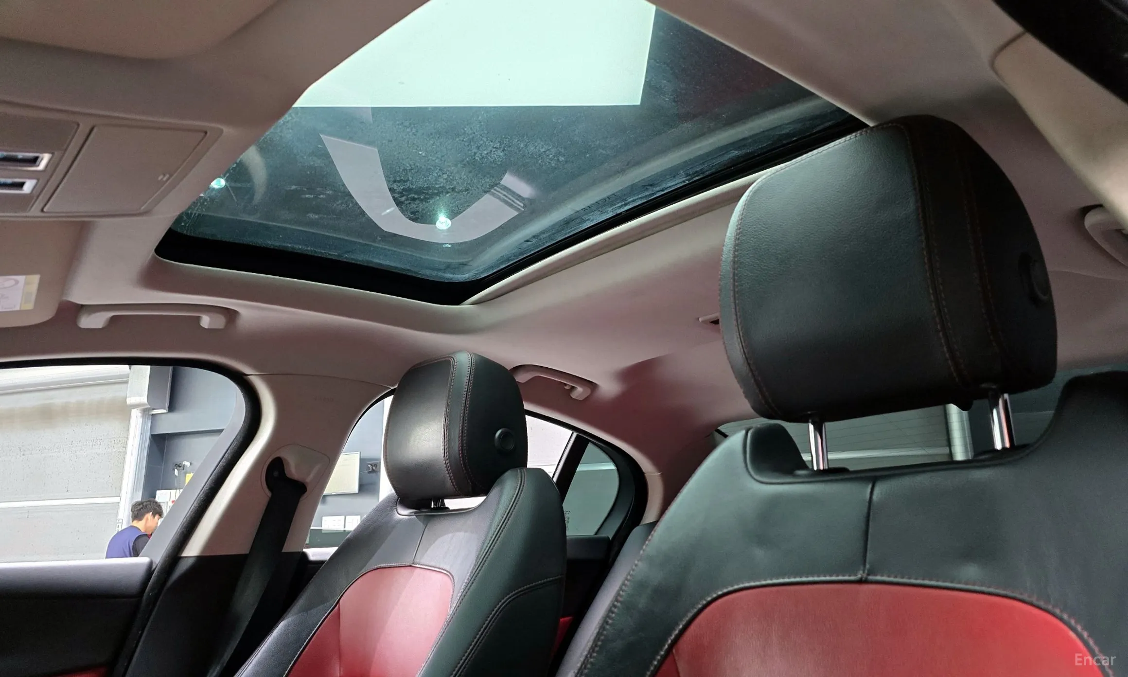 Jaguar XE превью 18