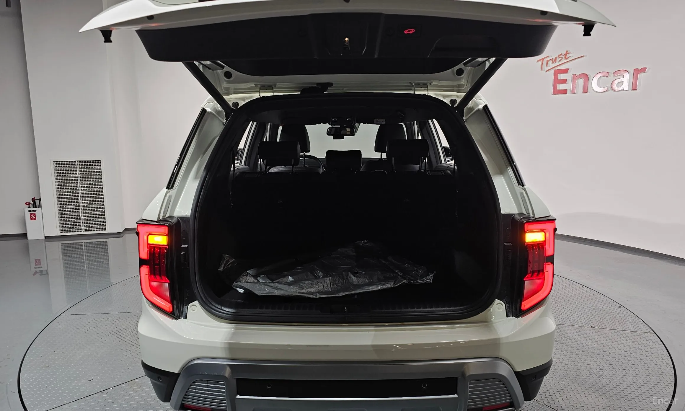KG Mobility (SsangYong) Torres превью 20