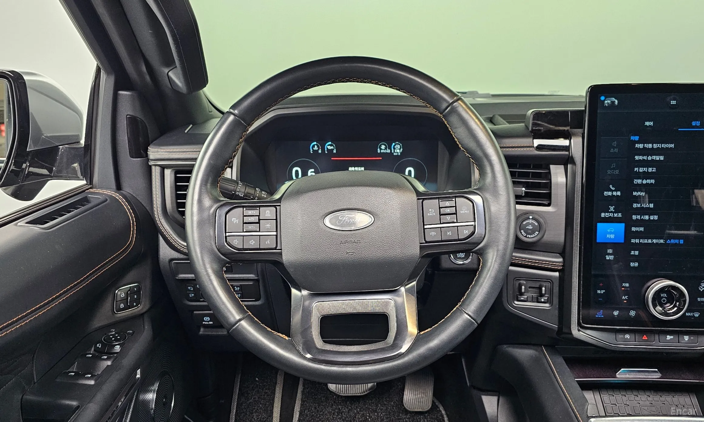 Ford Expedition превью 13