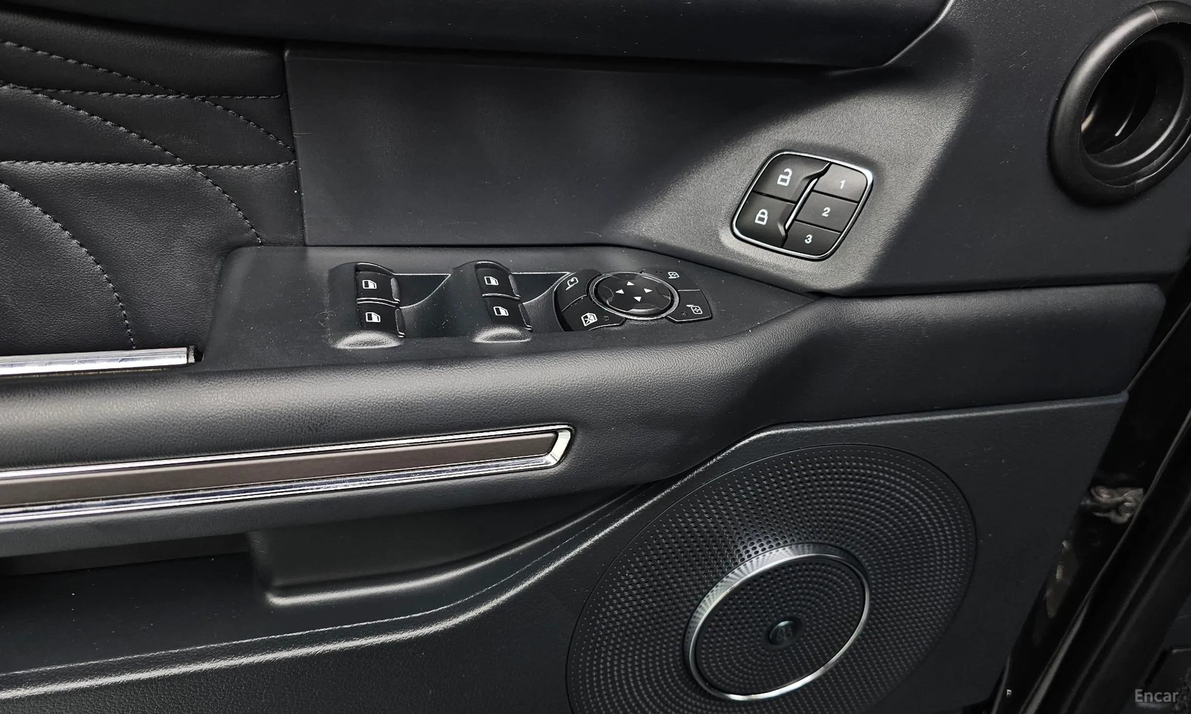 Ford Expedition превью 17