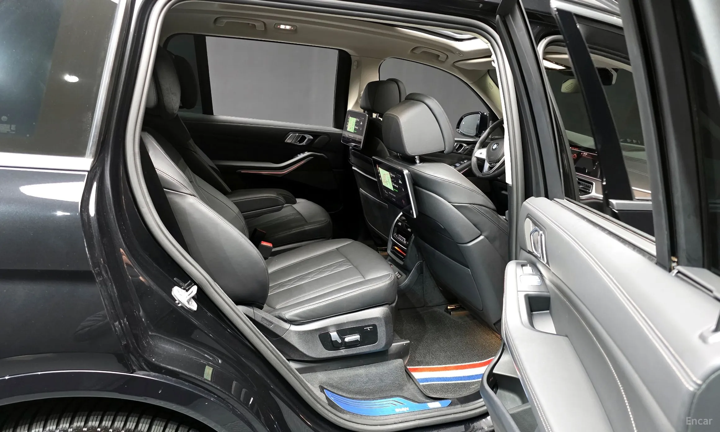 BMW X7 (G07) превью 12