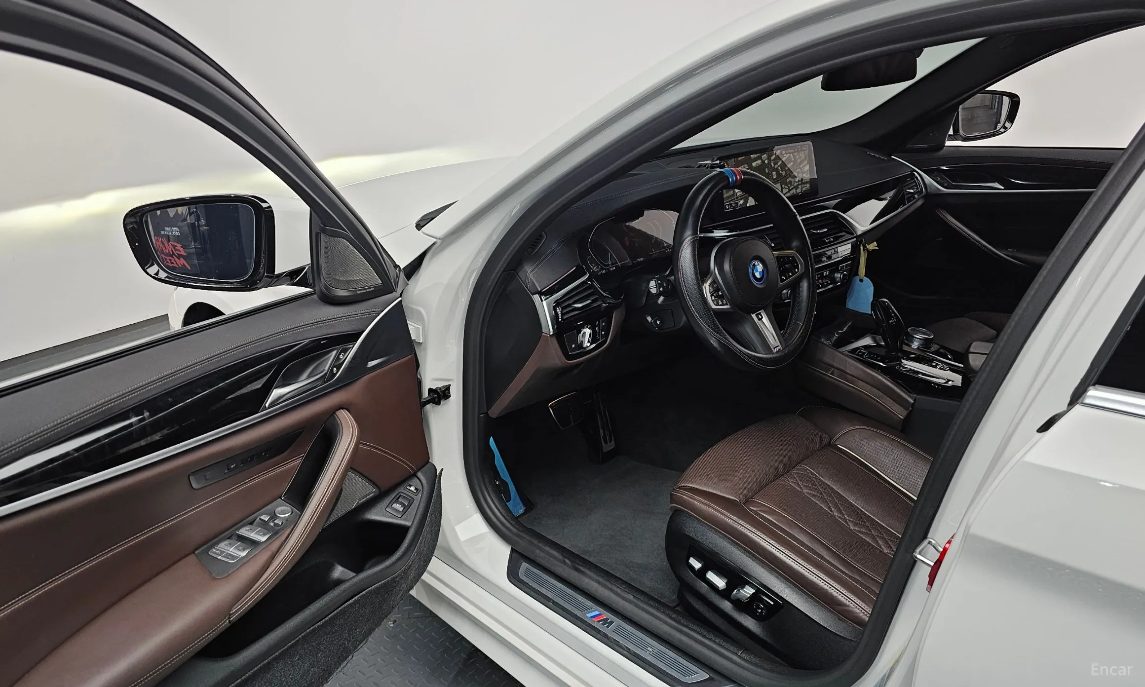 BMW 5 Series (G30) превью 11