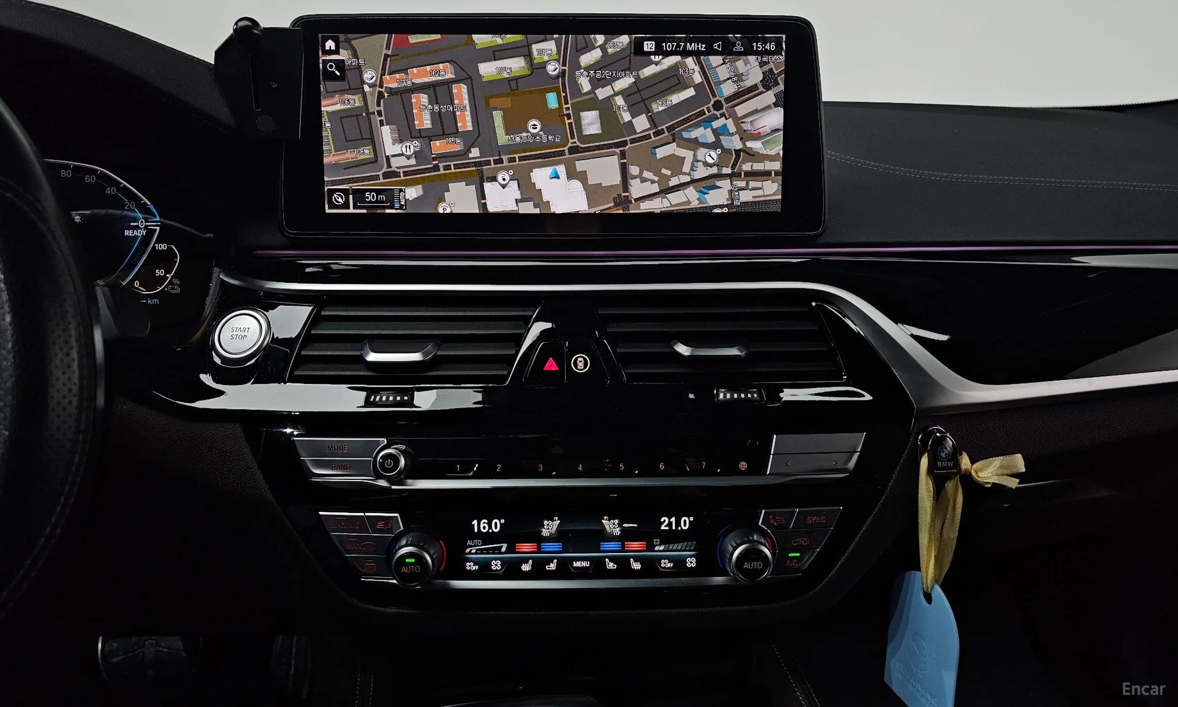 BMW 5 Series (G30) превью 14