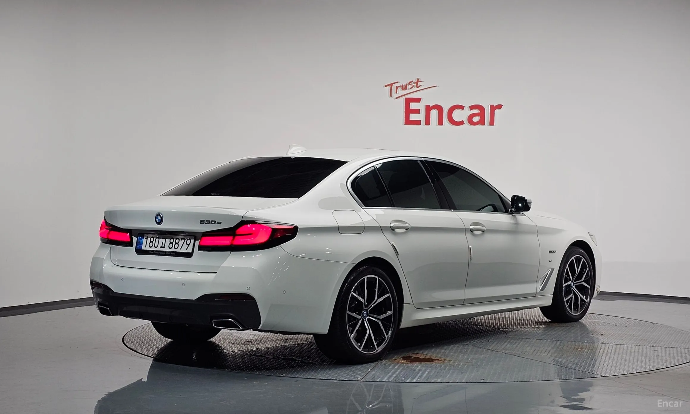BMW 5 Series (G30) превью 2