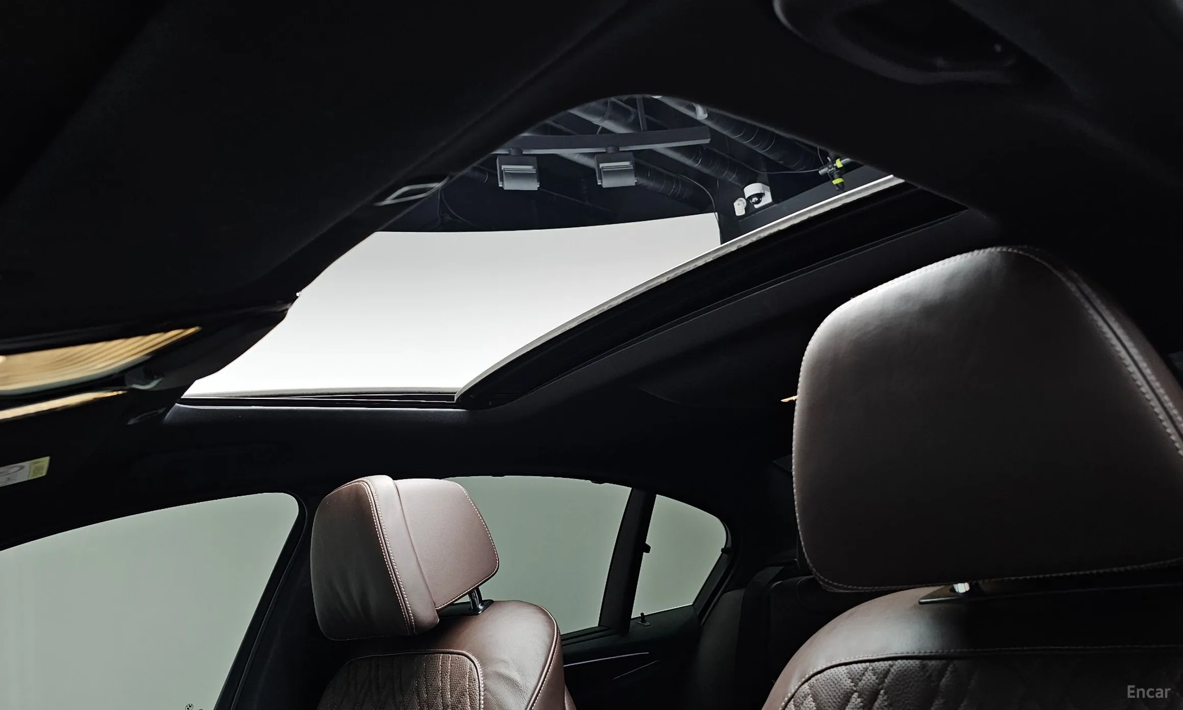 BMW 5 Series (G30) превью 16