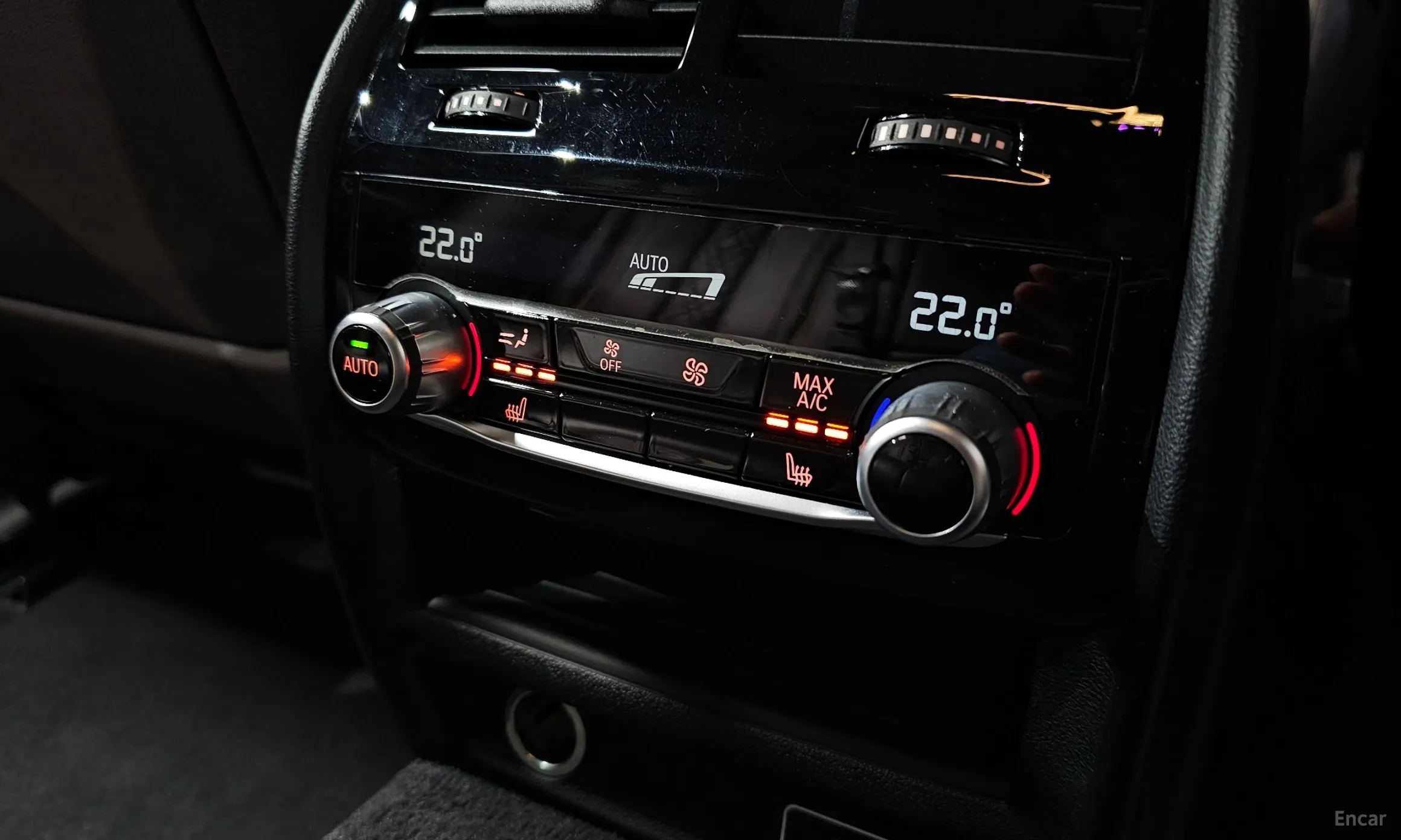 BMW 5 Series (G30) превью 19